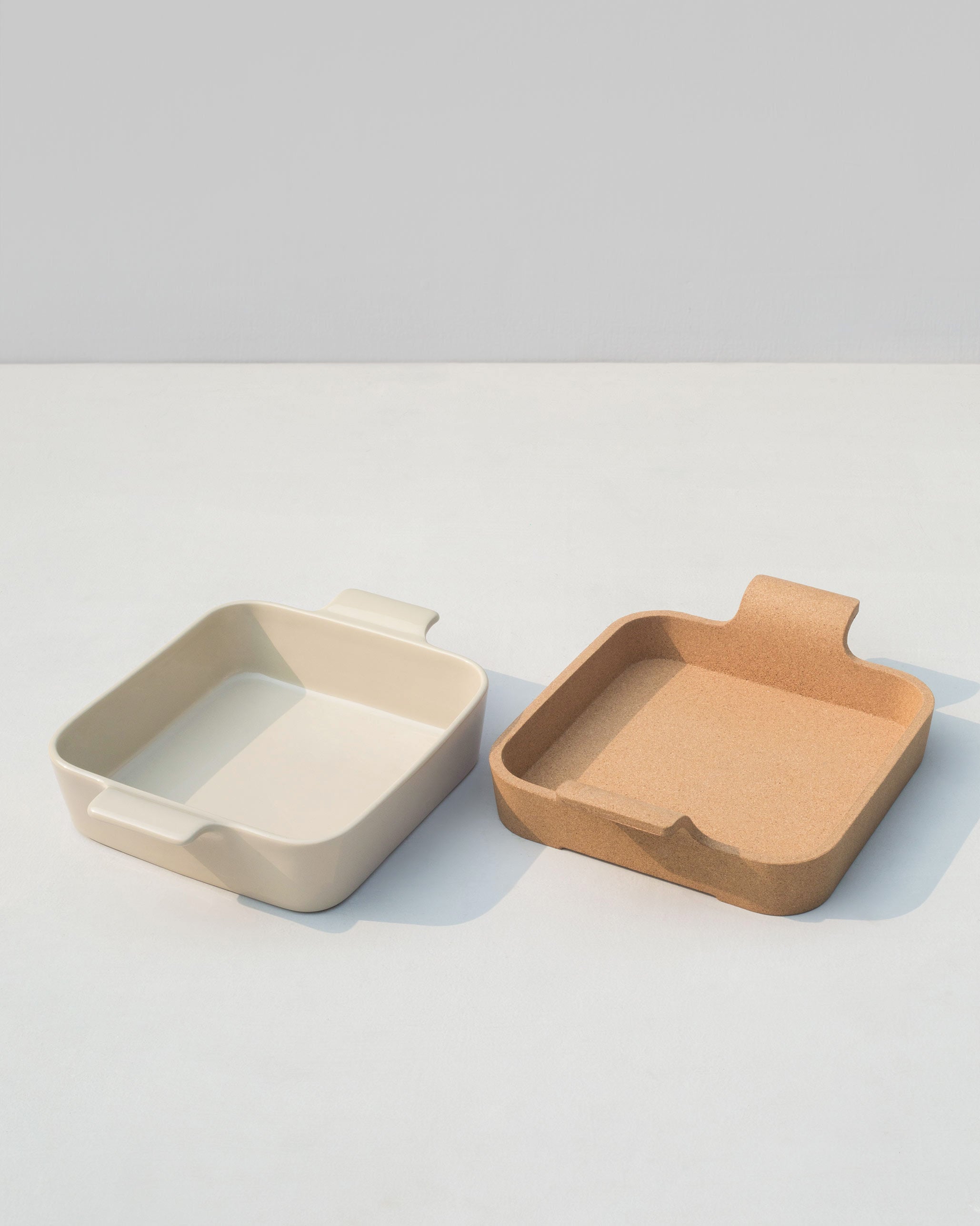 Java Baking Dish with Cork Lining