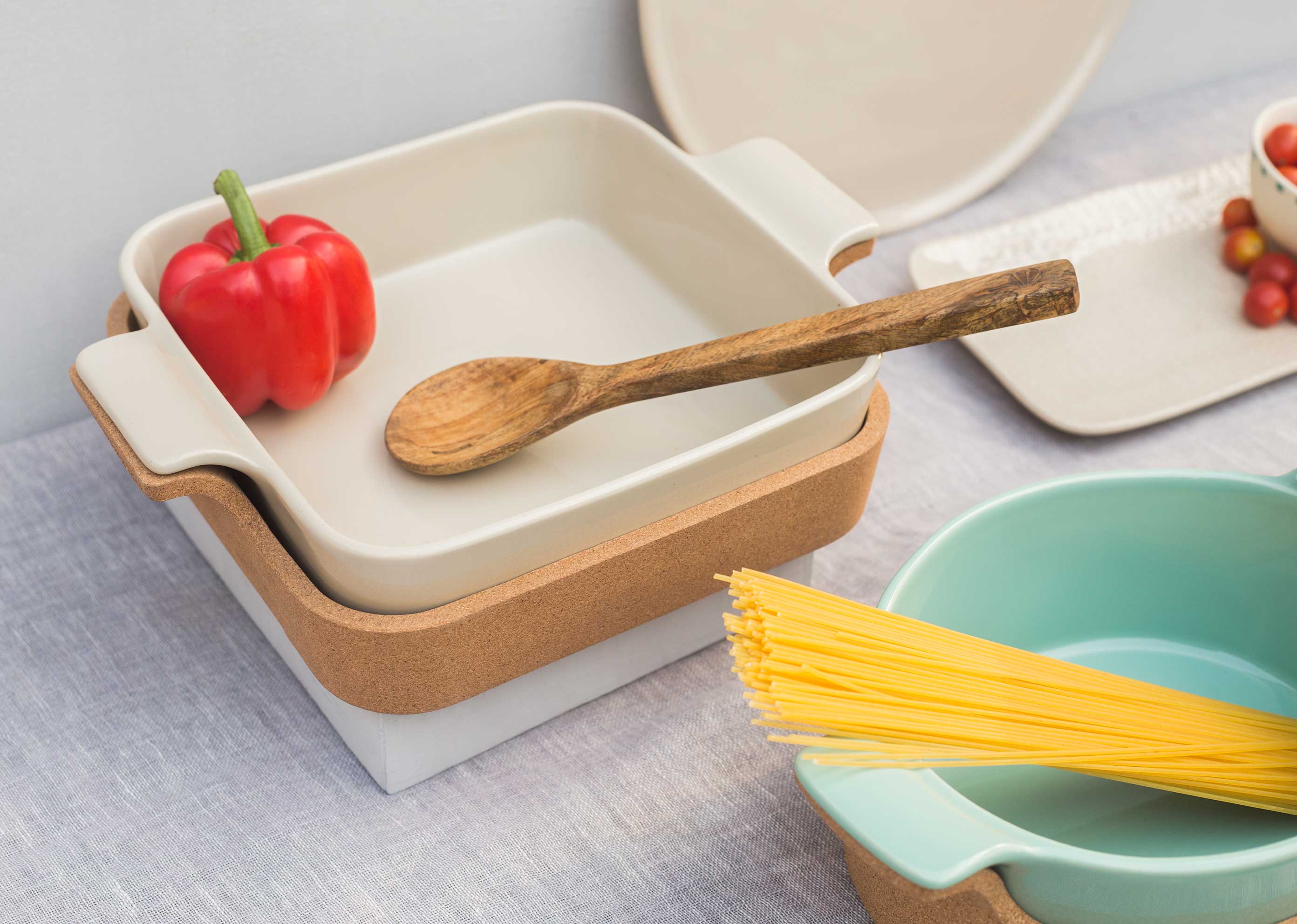 Java Baking Dish with Cork Lining