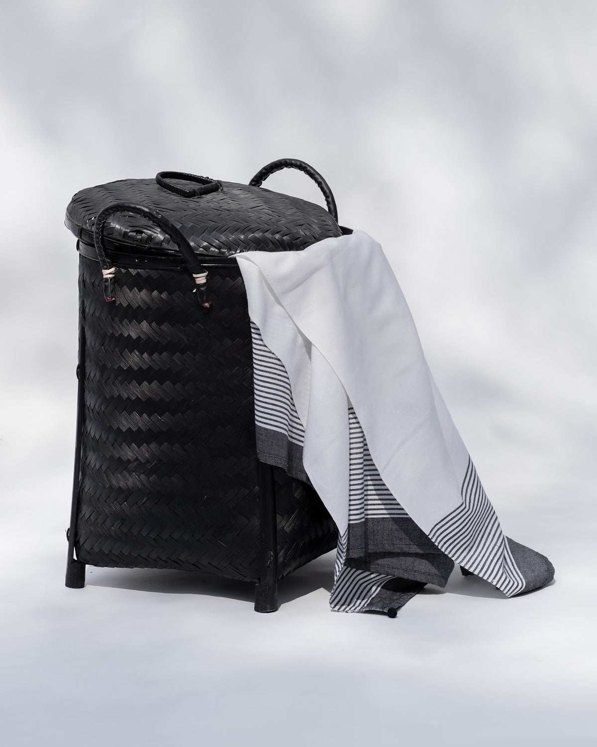 Infinity Stripe Towel - White & Black