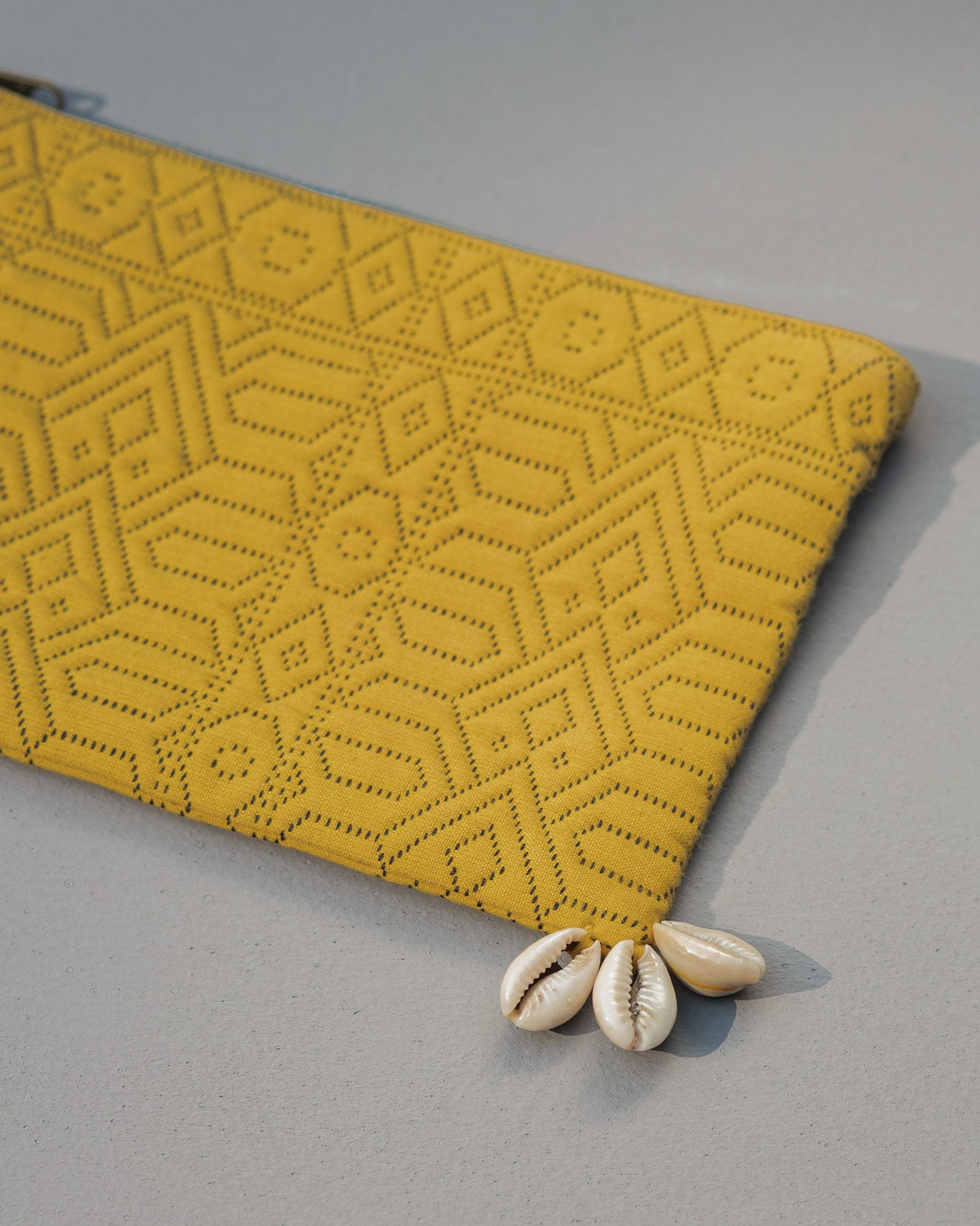Midi Jacquard Pouch - Yellow