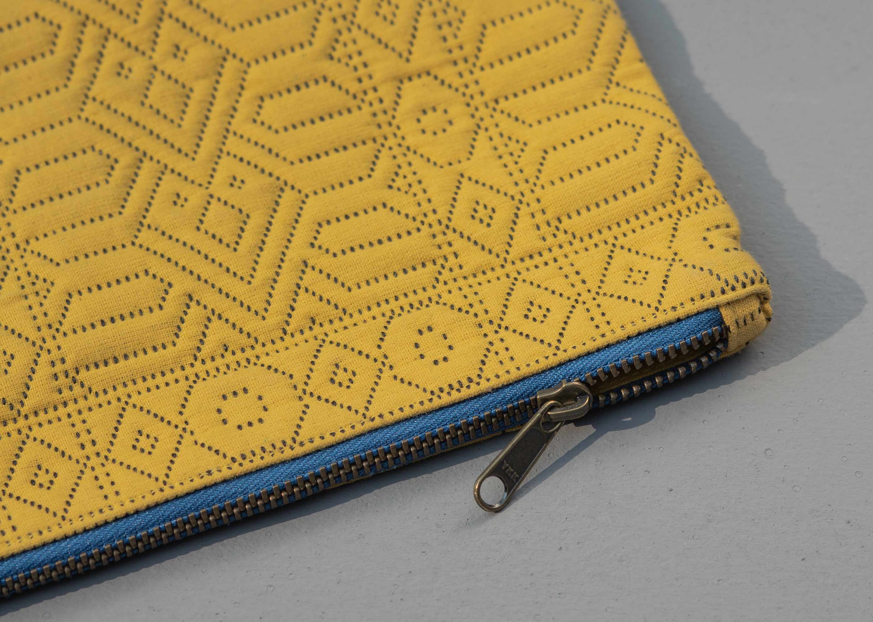 Midi Jacquard Pouch - Yellow