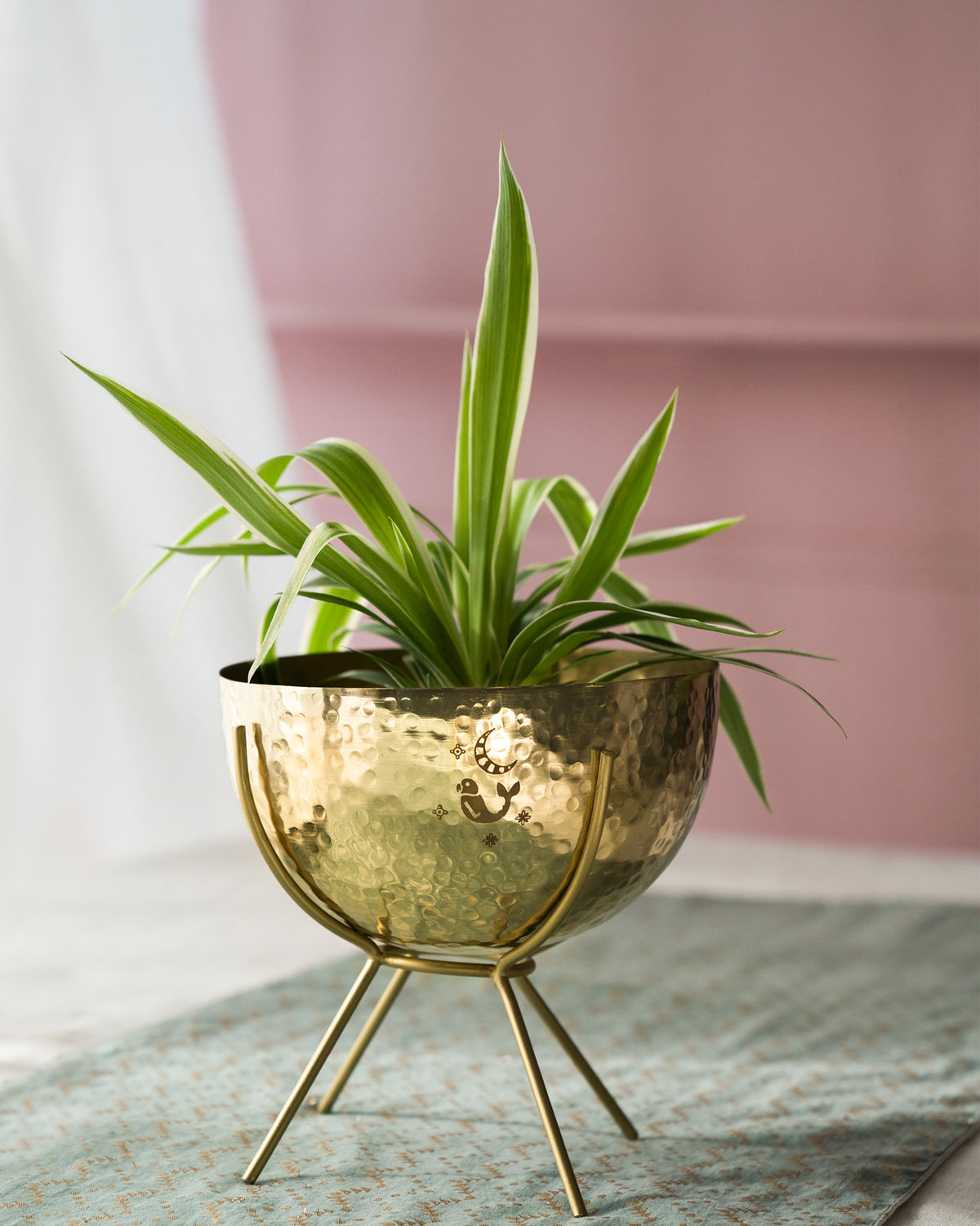 Myra Planter