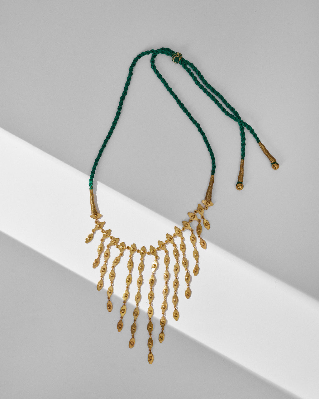 ♦︎①Qbeneee Silicon Carbide Necklace Zedi Necklace - Gold – Nicobar