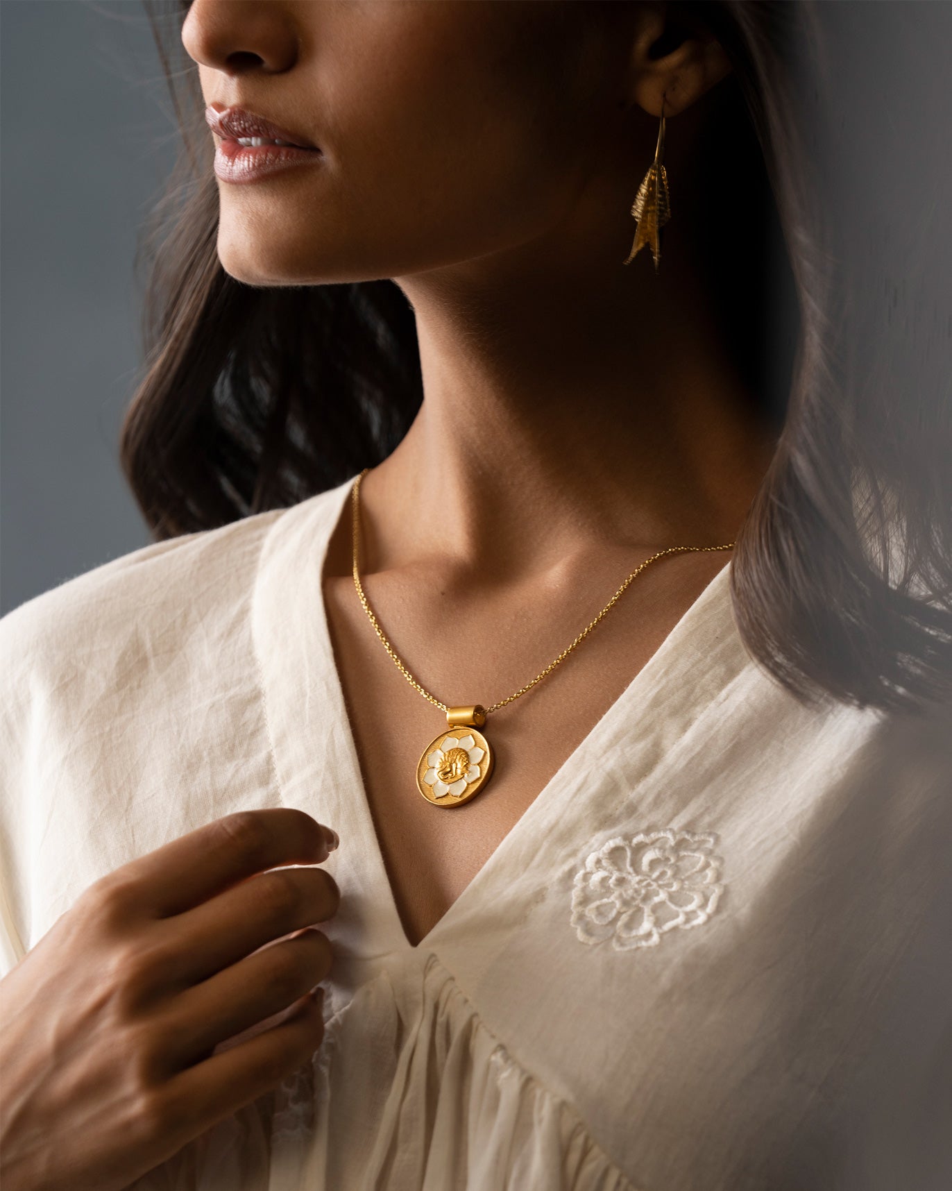 Tiger Earth Sign Charm - Gold