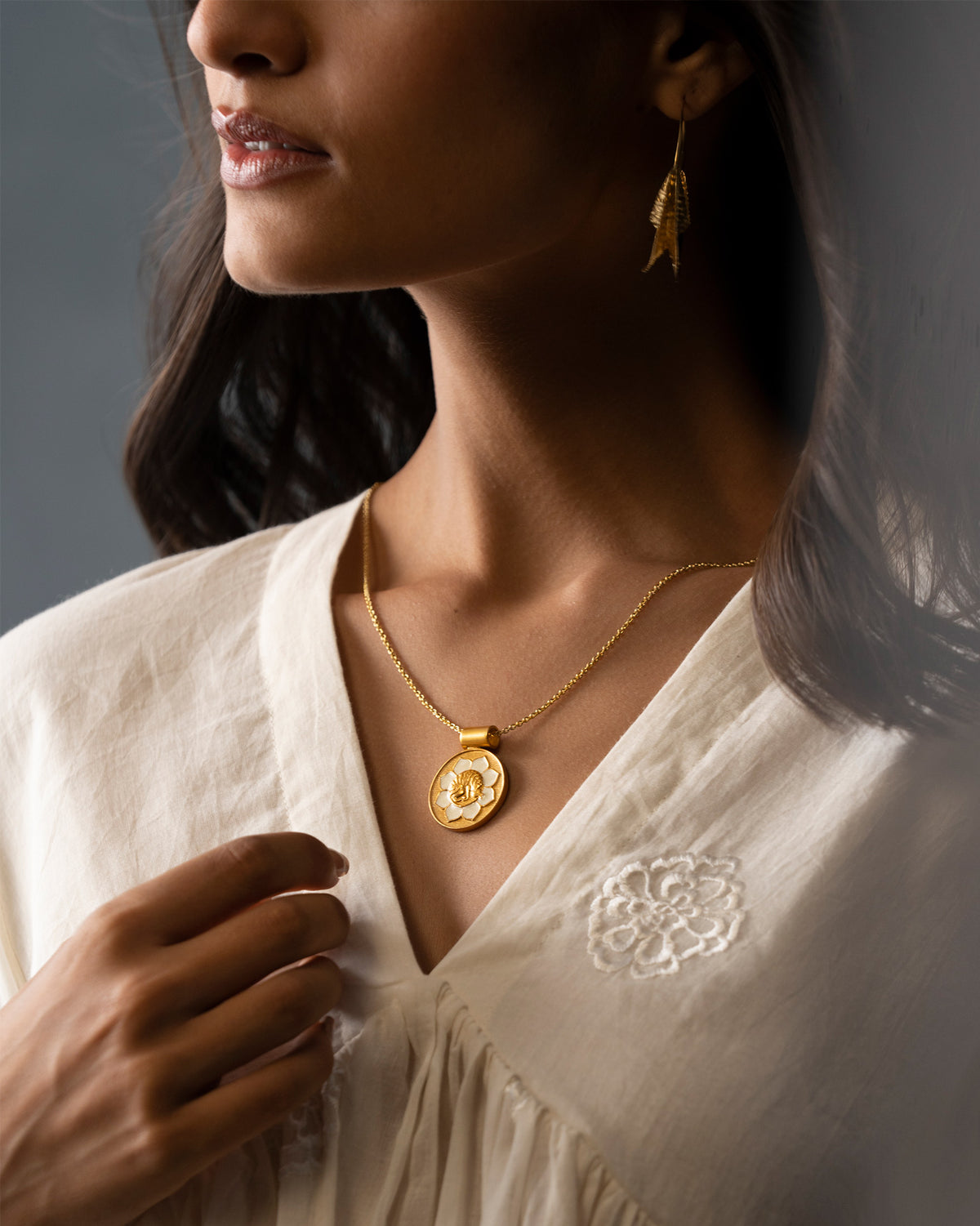 Tiger Earth Sign Charm - Gold