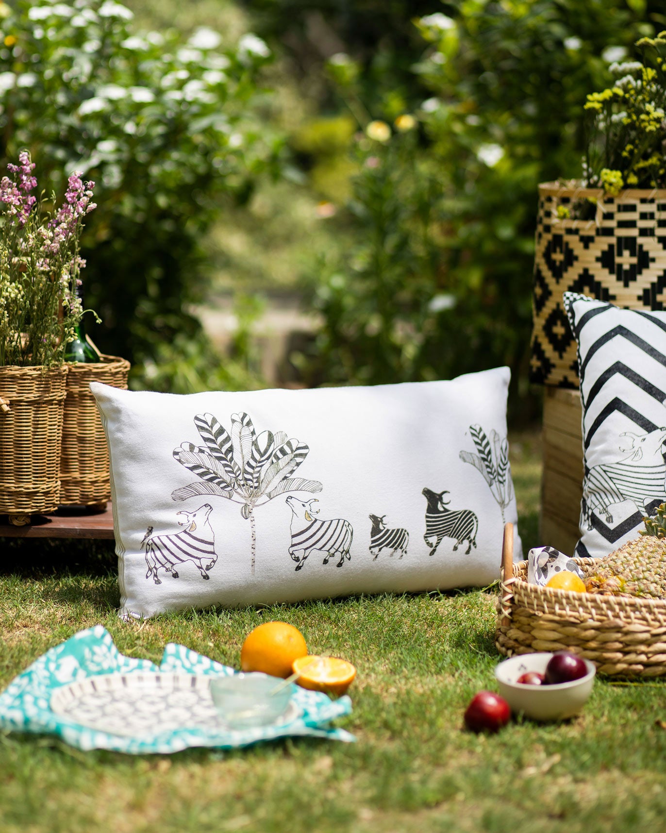 Choti Gaiya Cushion Cover