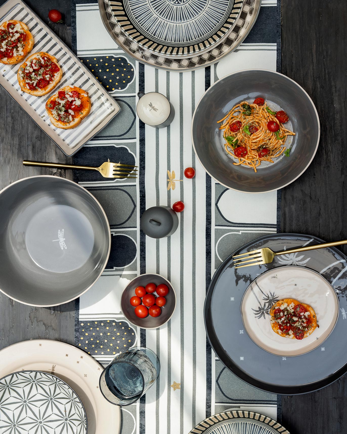 Mehrab Table Runner