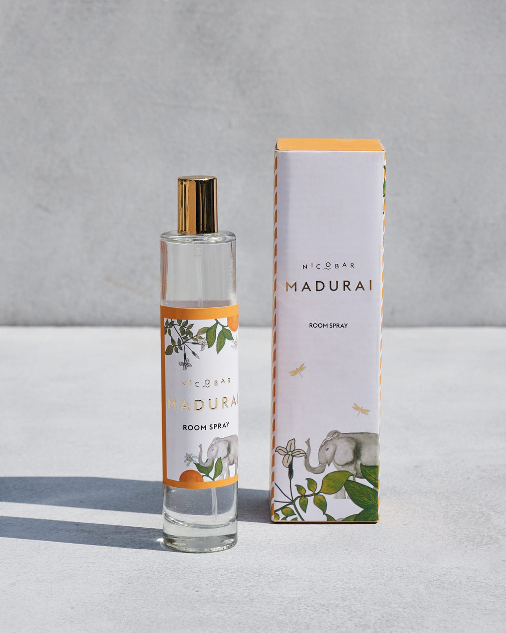 華美々 niko and…『india is beautiful 』 Vaani Kapoor keeping it chic, casual and stylish in a white tank