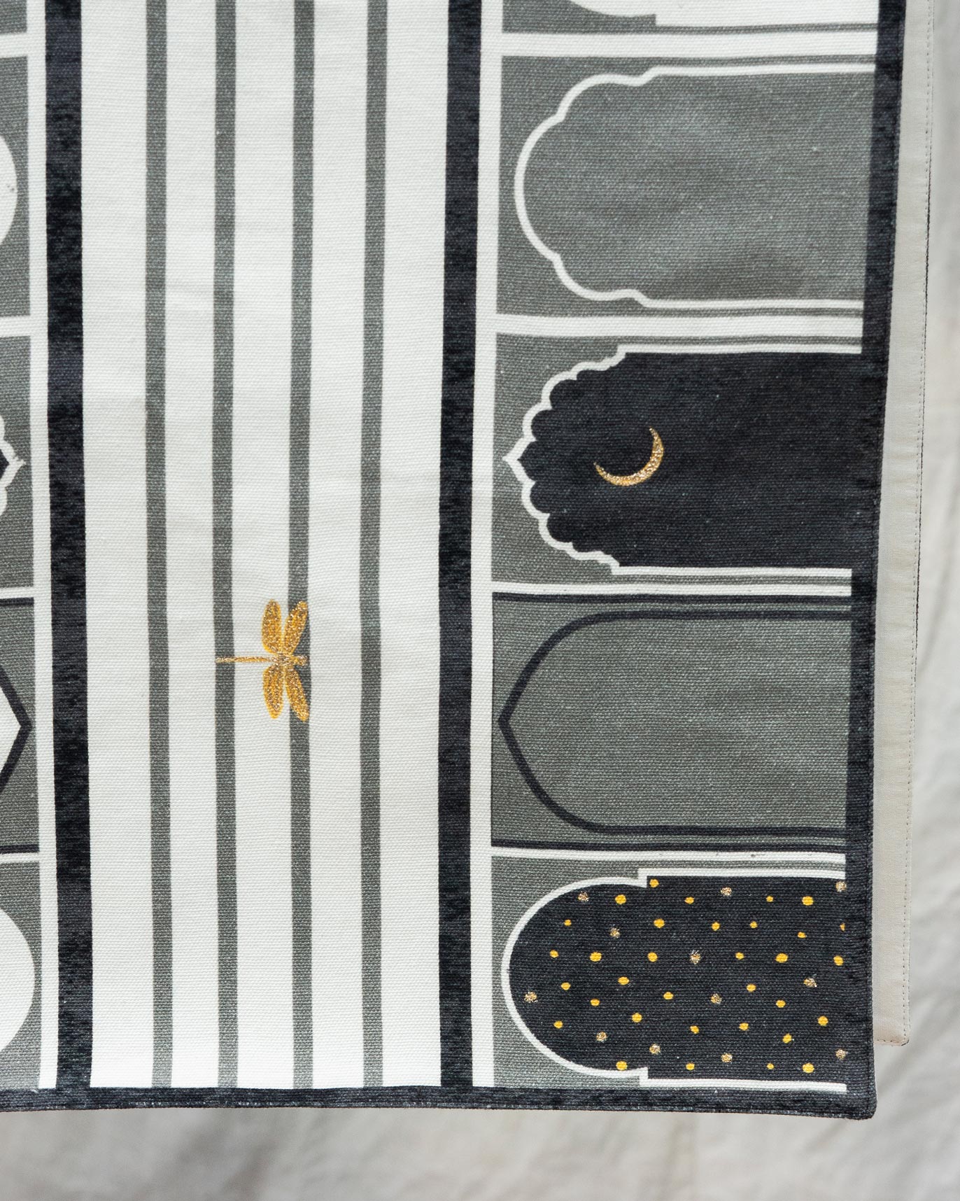 Mehrab Table Runner