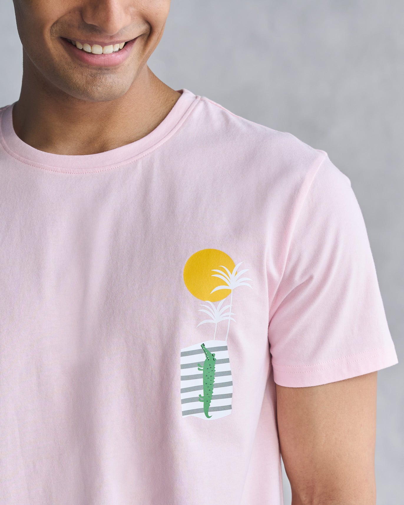 See Ya Later Alligator T-shirt - Soft Pink