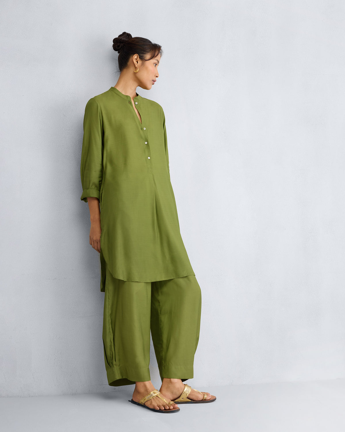 The Basic Mid Length Kurta Set - Olive