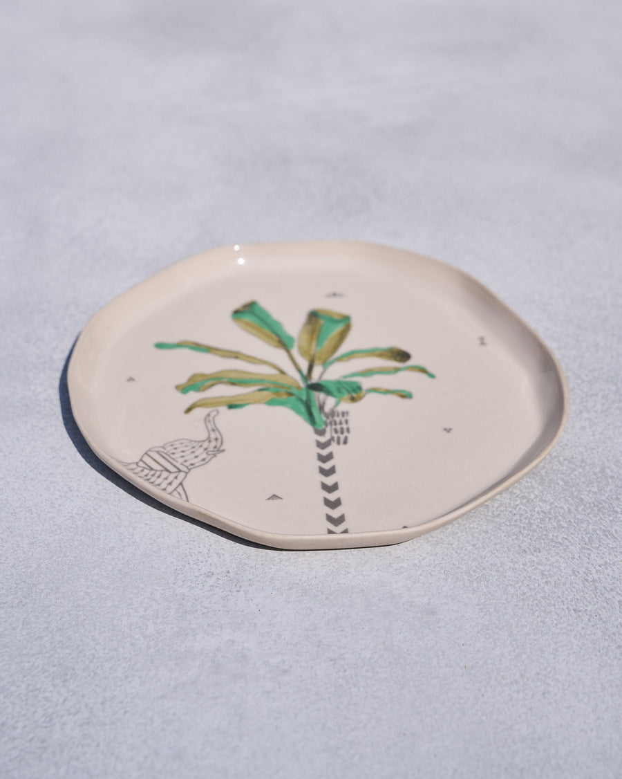 The Ceylon Palm Quarter Plate at an angle.