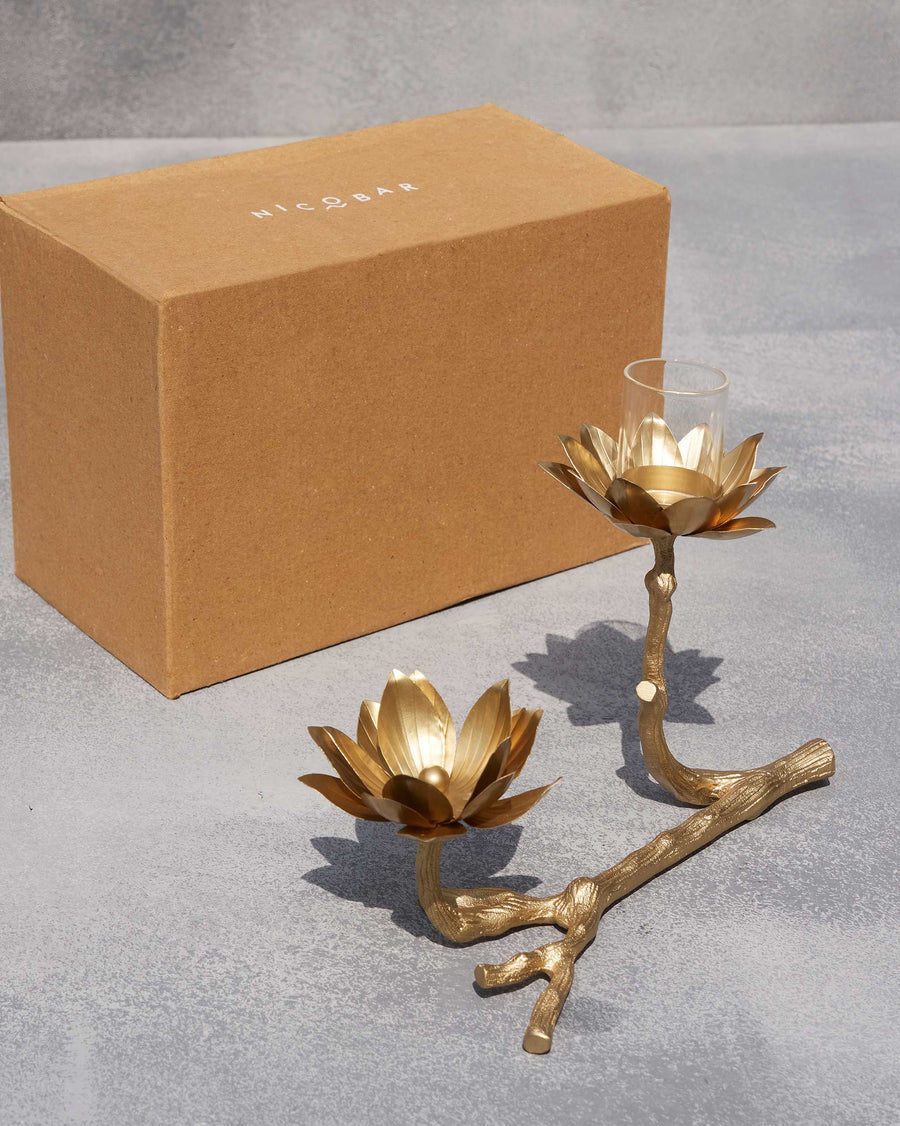 The holder beside its kraft Nicobar gift box