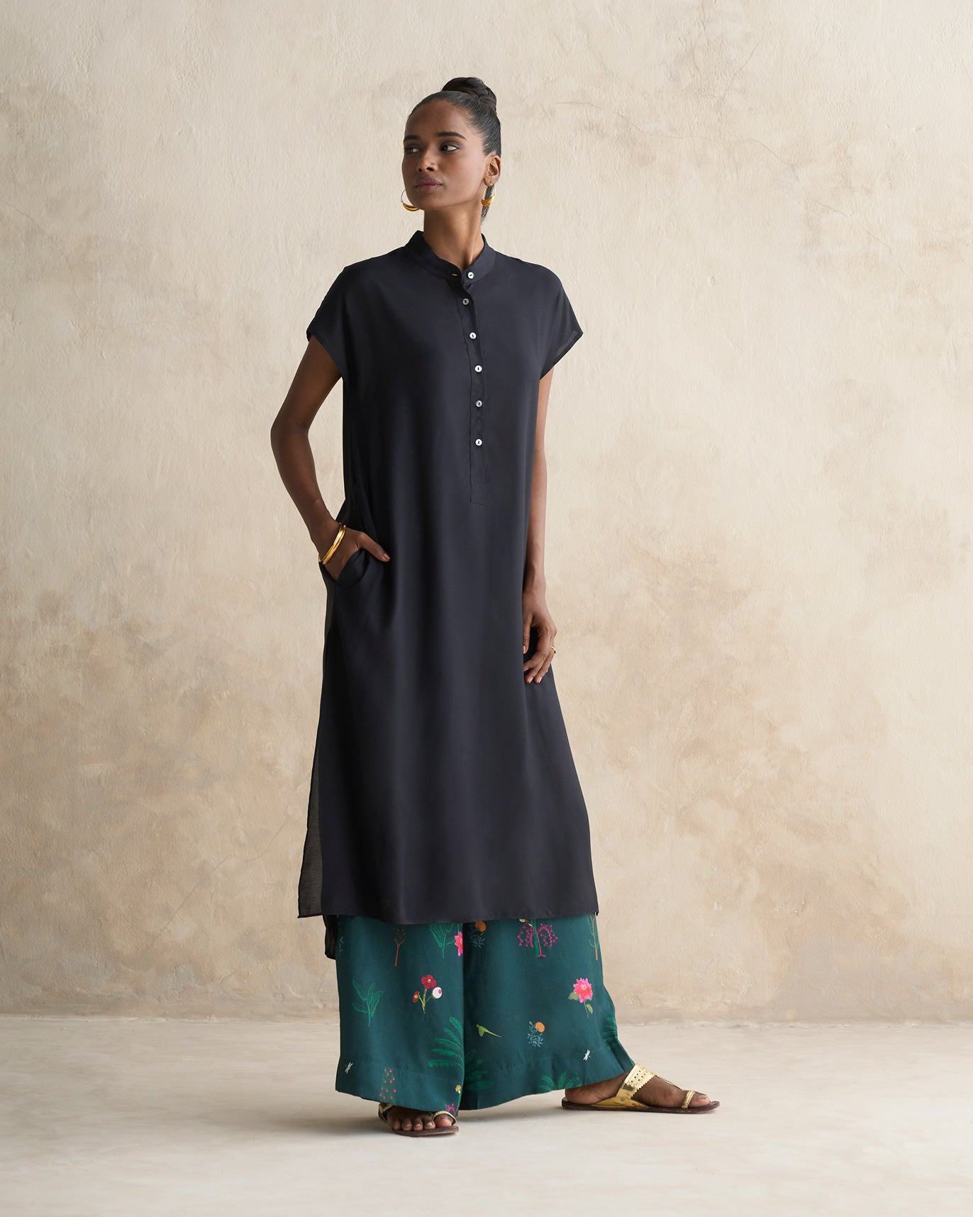 Short Sleeve Kurta - Black