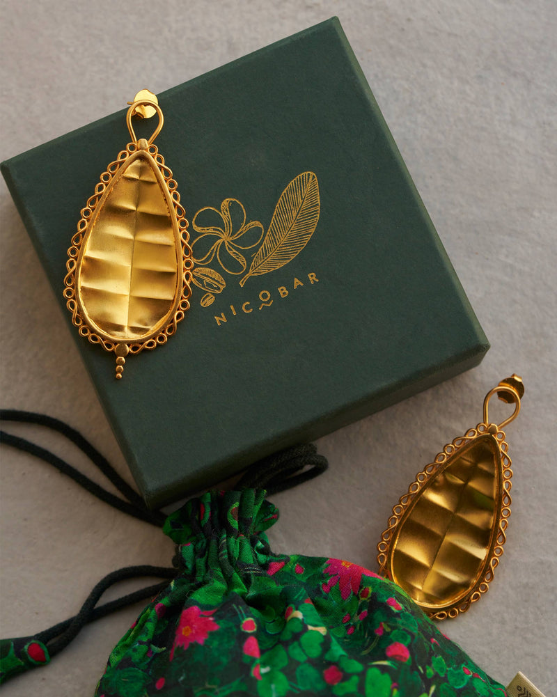 Frangi Leaf Earrings - Gold