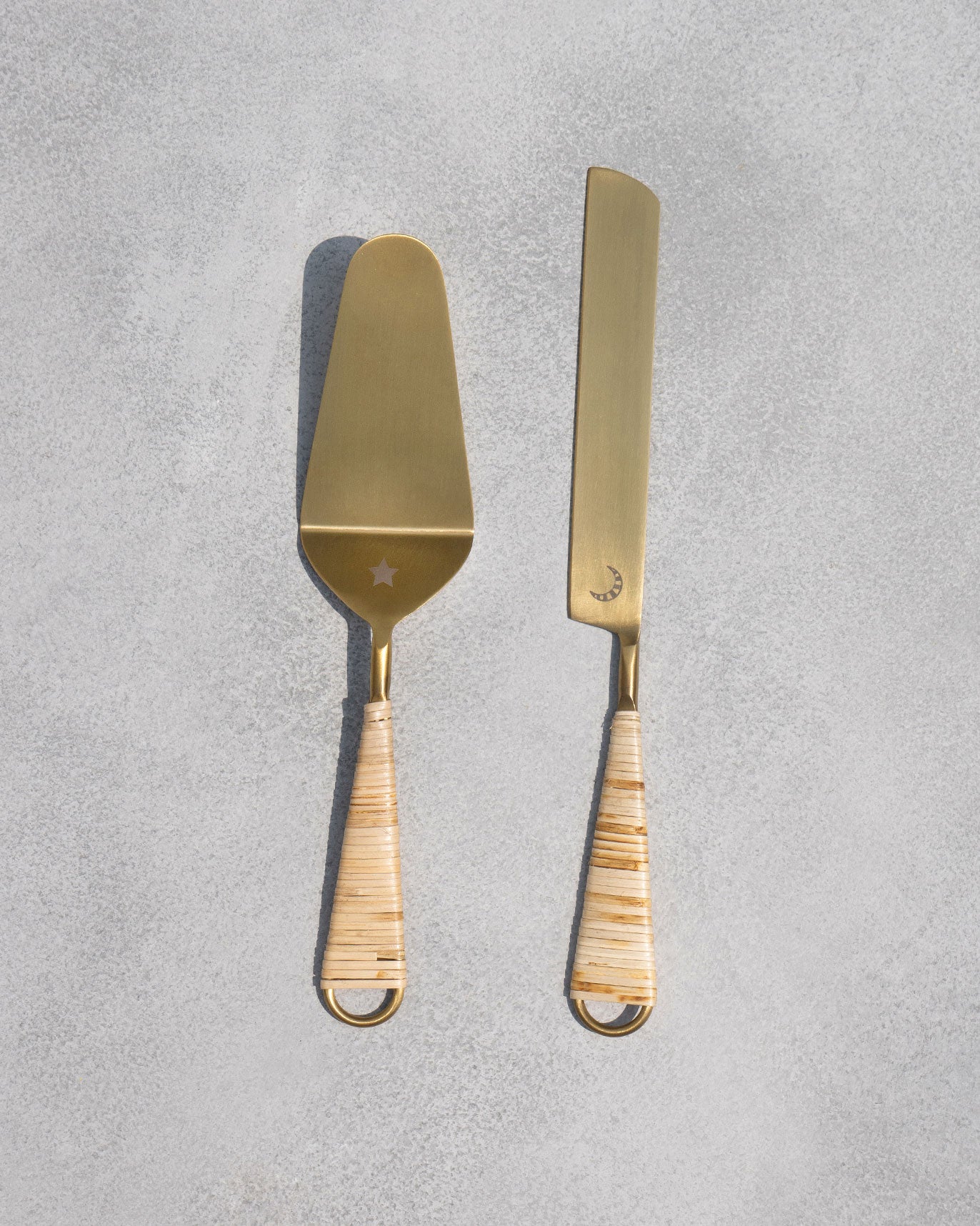 Rattan Cake Knife Server