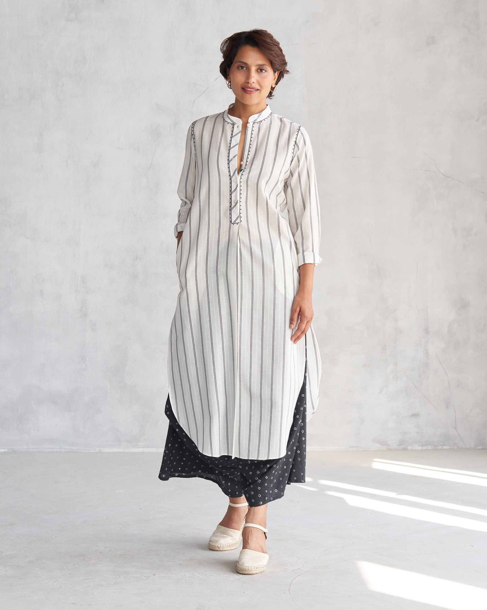 Basic Long Length Kurta - Ivory & Black