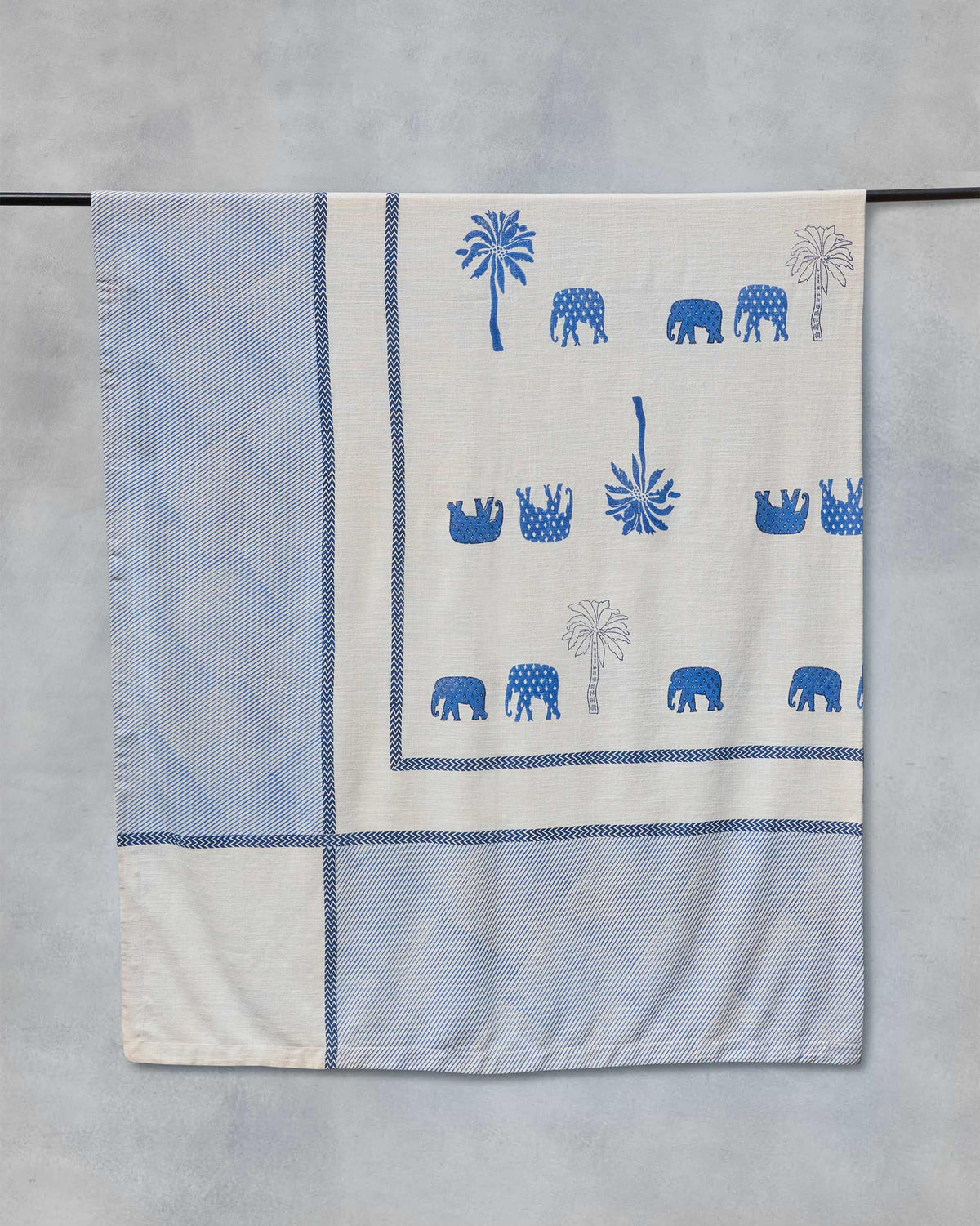 Ele Parade Bed Cover - King