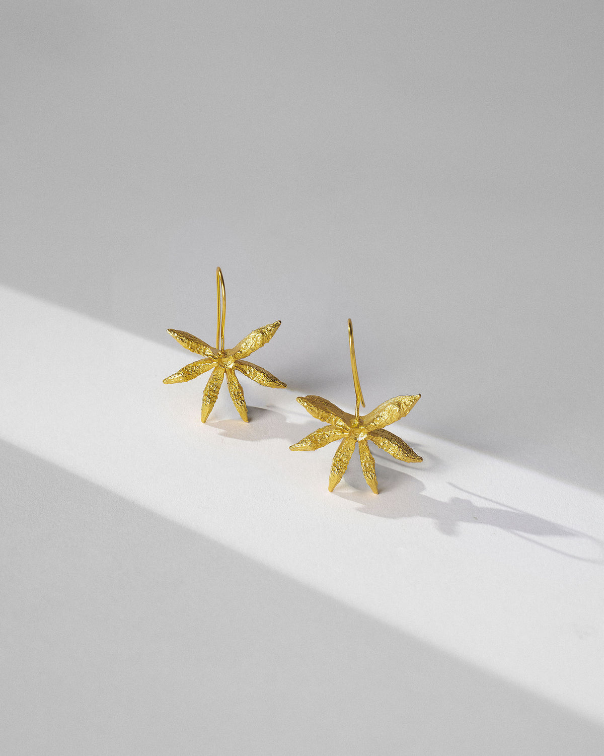 Star Anise Dangle Earrings - Gold
