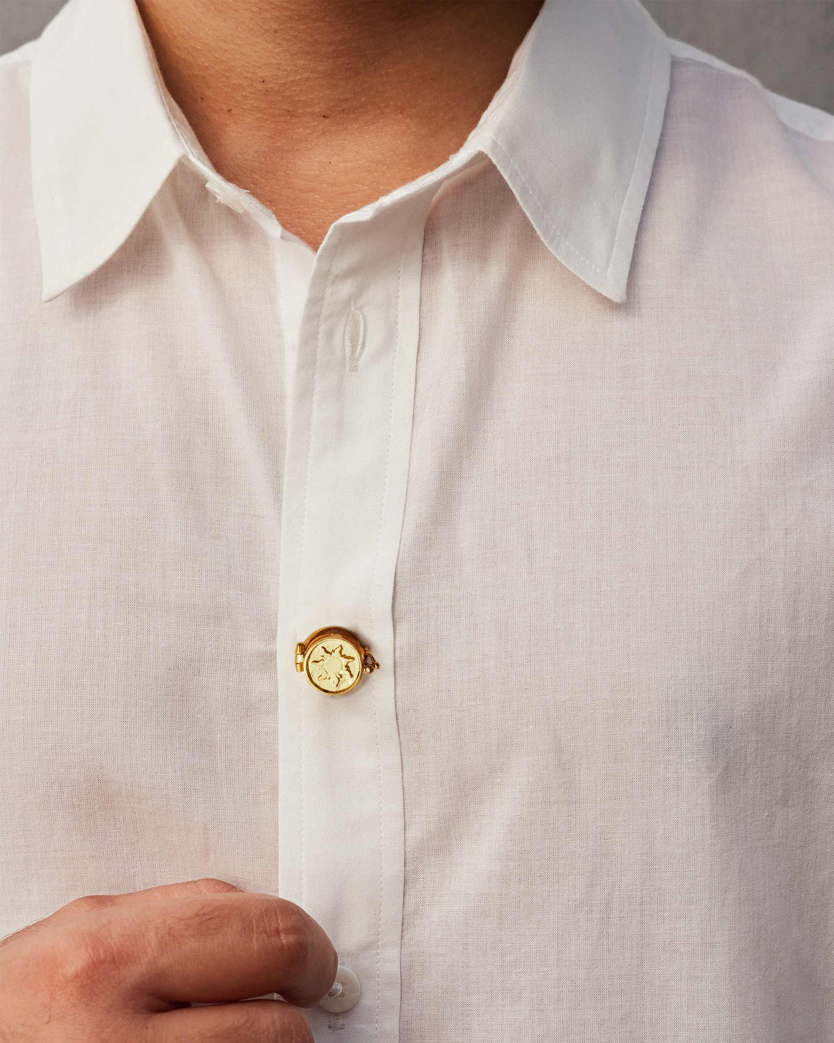 Surya Button Clip - Gold