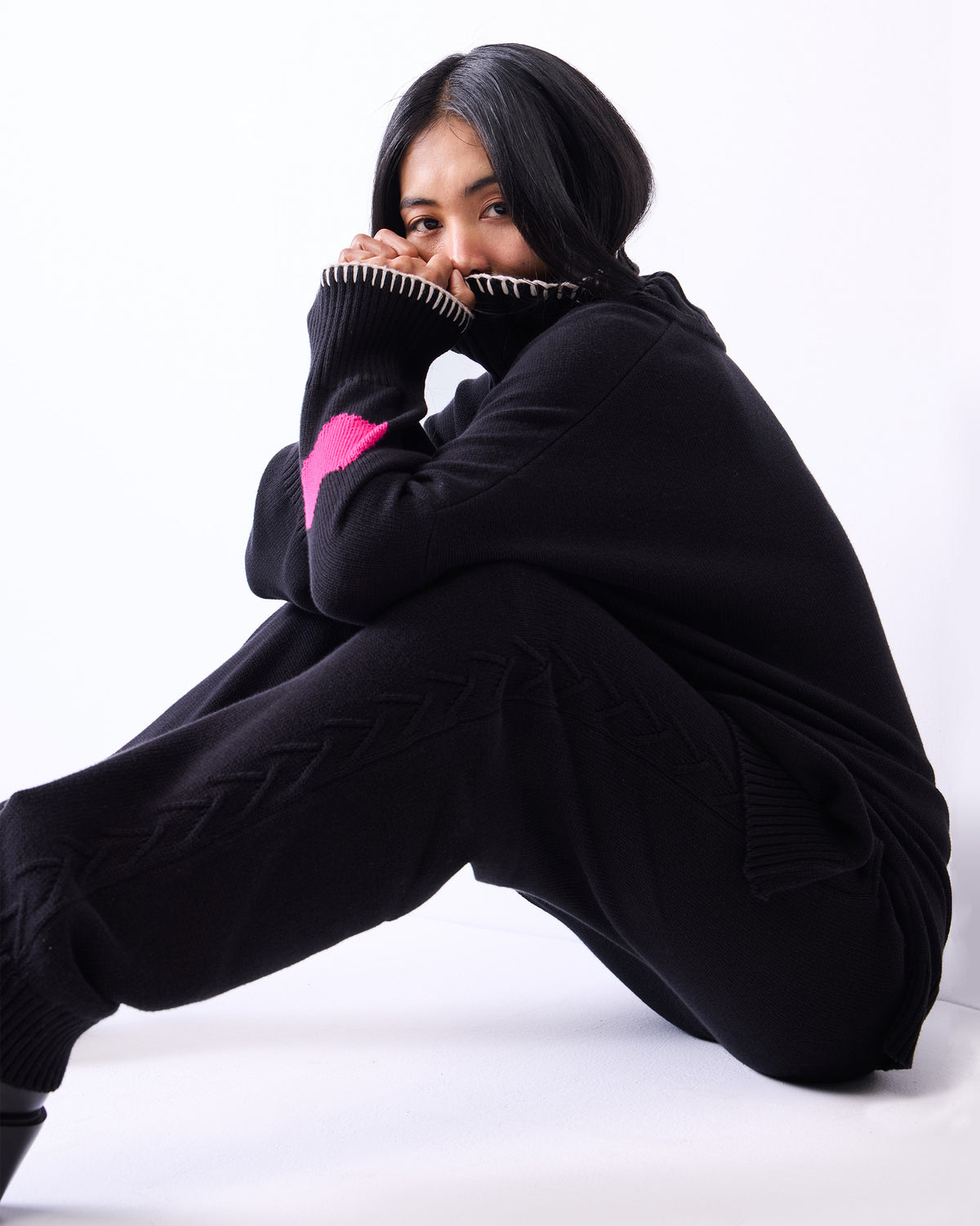Raven Turtle Neck Sweater - Black thumbnail 4
