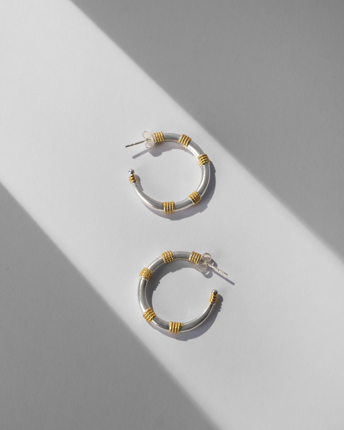 Dhoop Chaon Hoops Small - Silver & Gold