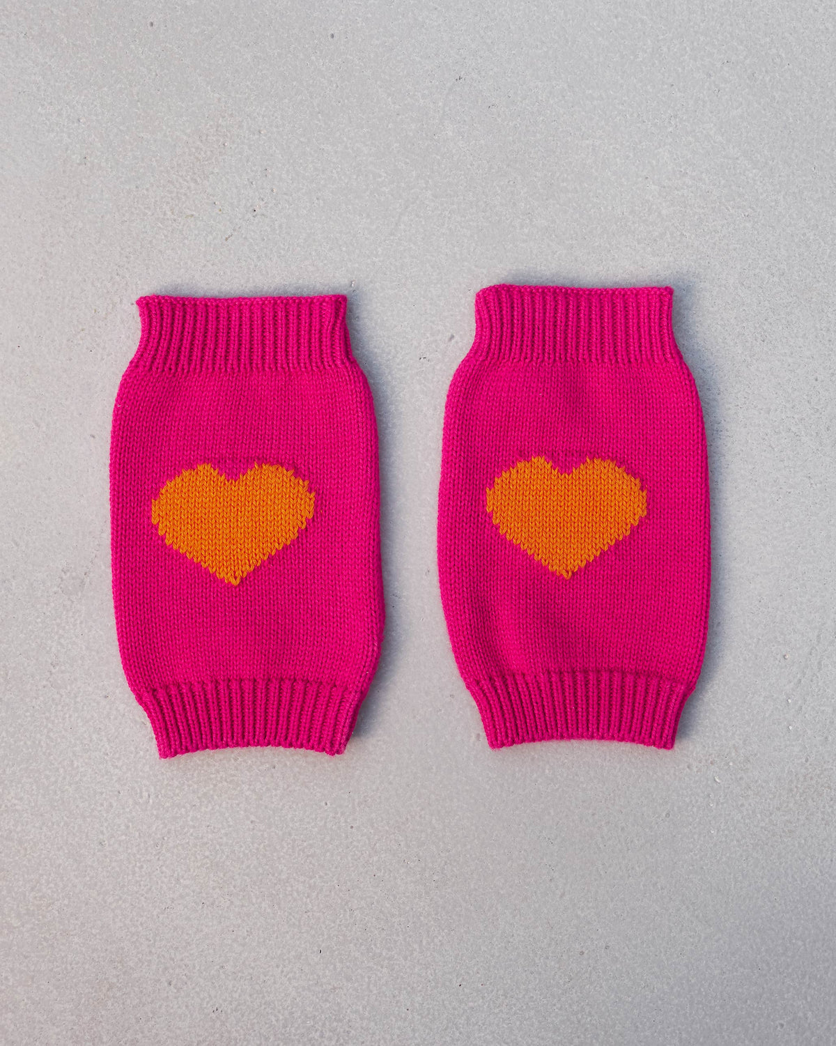 Luna Mittens - Fuchsia thumbnail 2