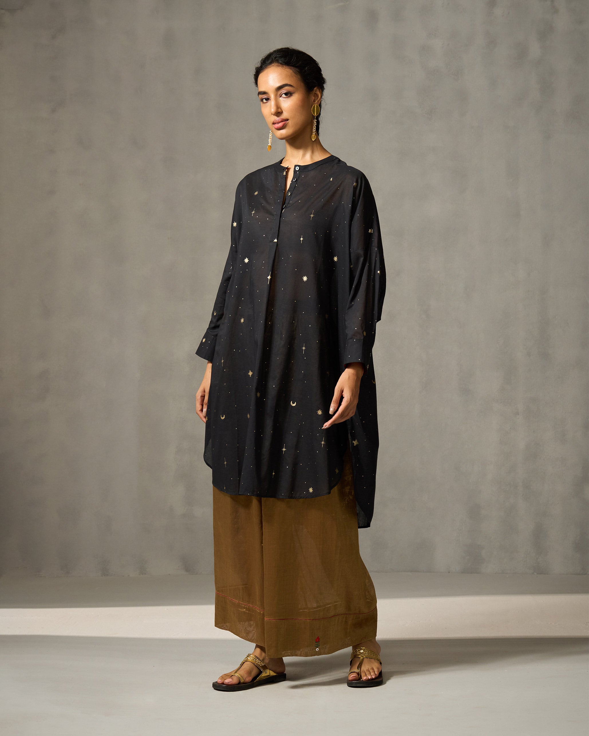 Lazy Sunday Tunic - Black & Gold – Nicobar