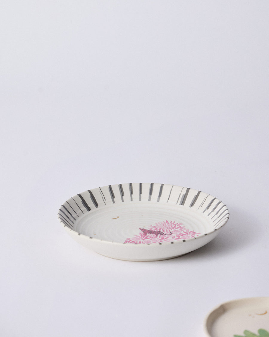 The plate from the side.