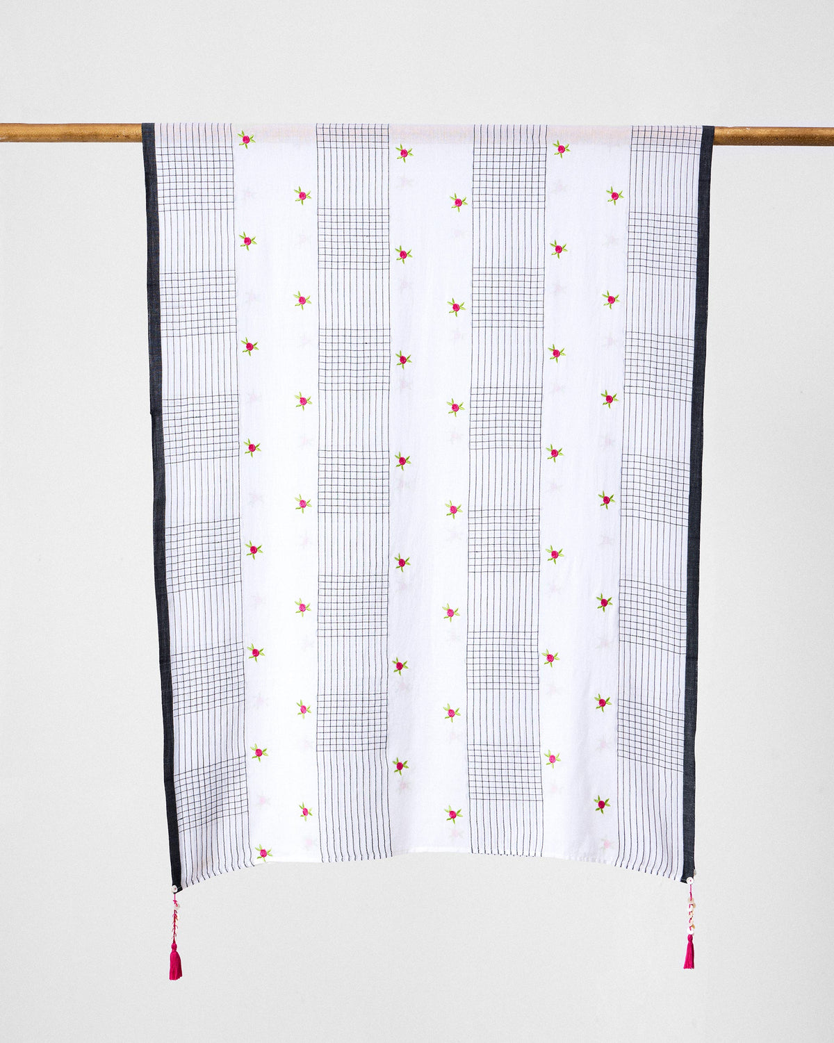 Rose Bloom Scarf - Black & White