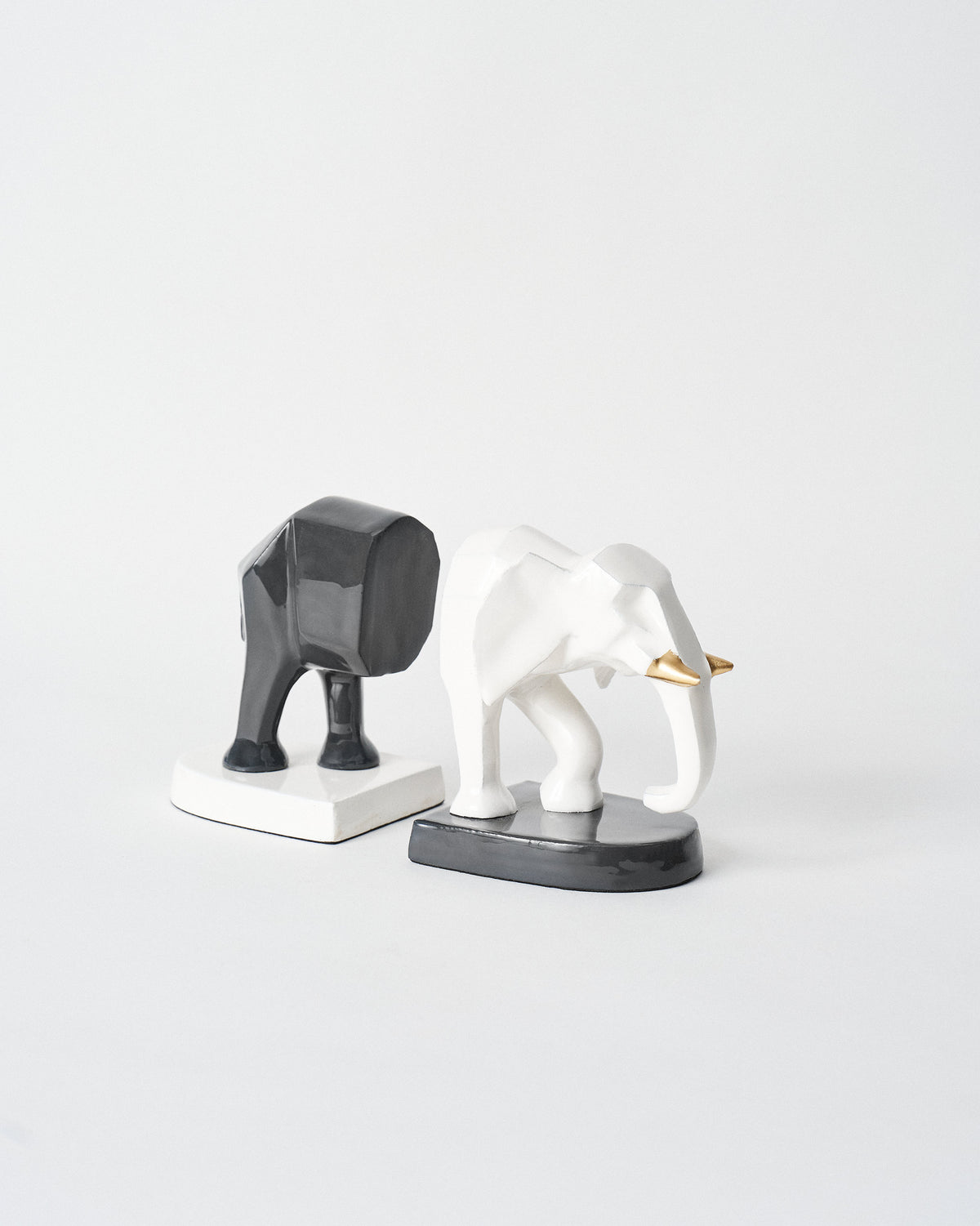 Ele Bookend