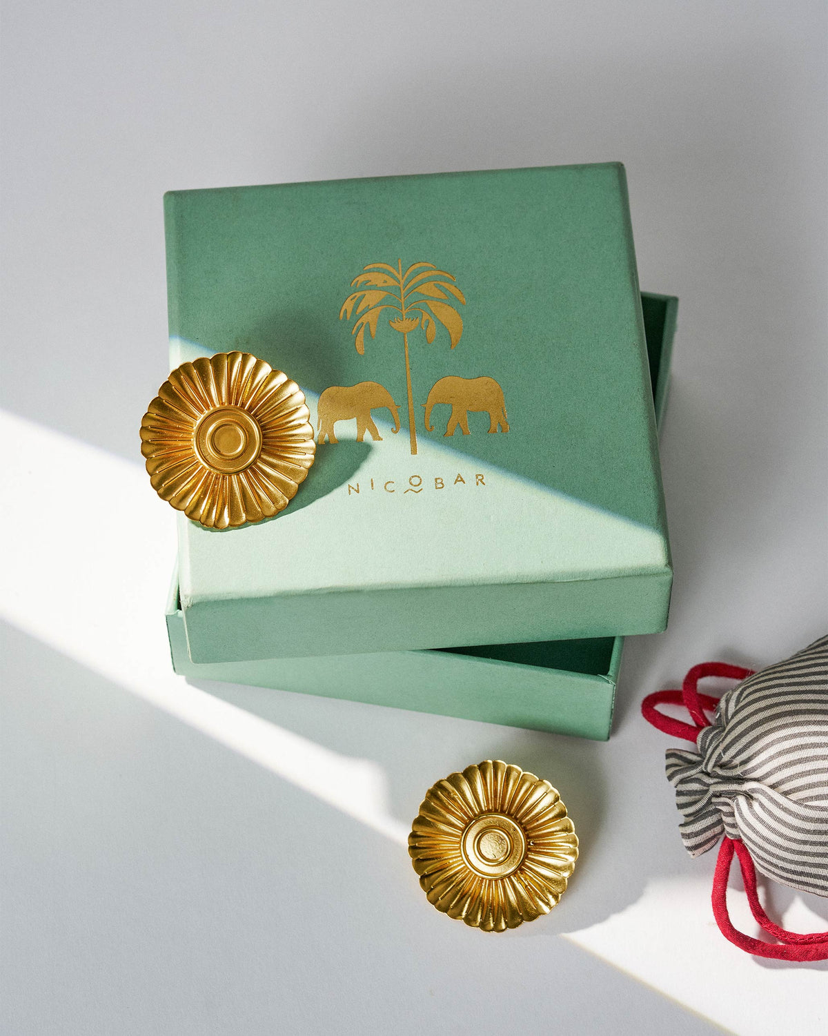 Vintage Studs - Gold