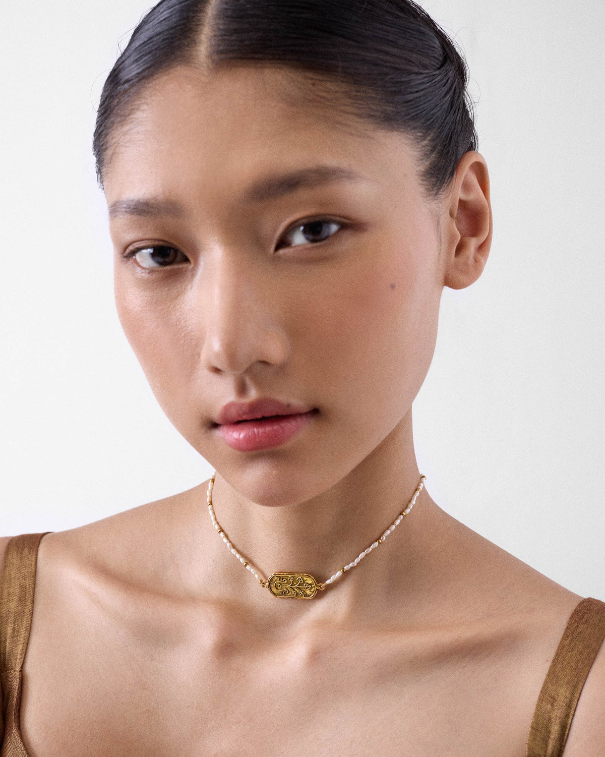 Pearl Peepul Choker - Gold