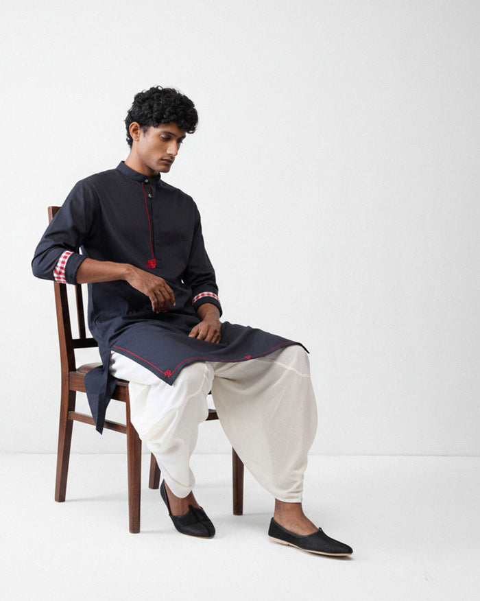 Arrham Kurta - Black Embroidered