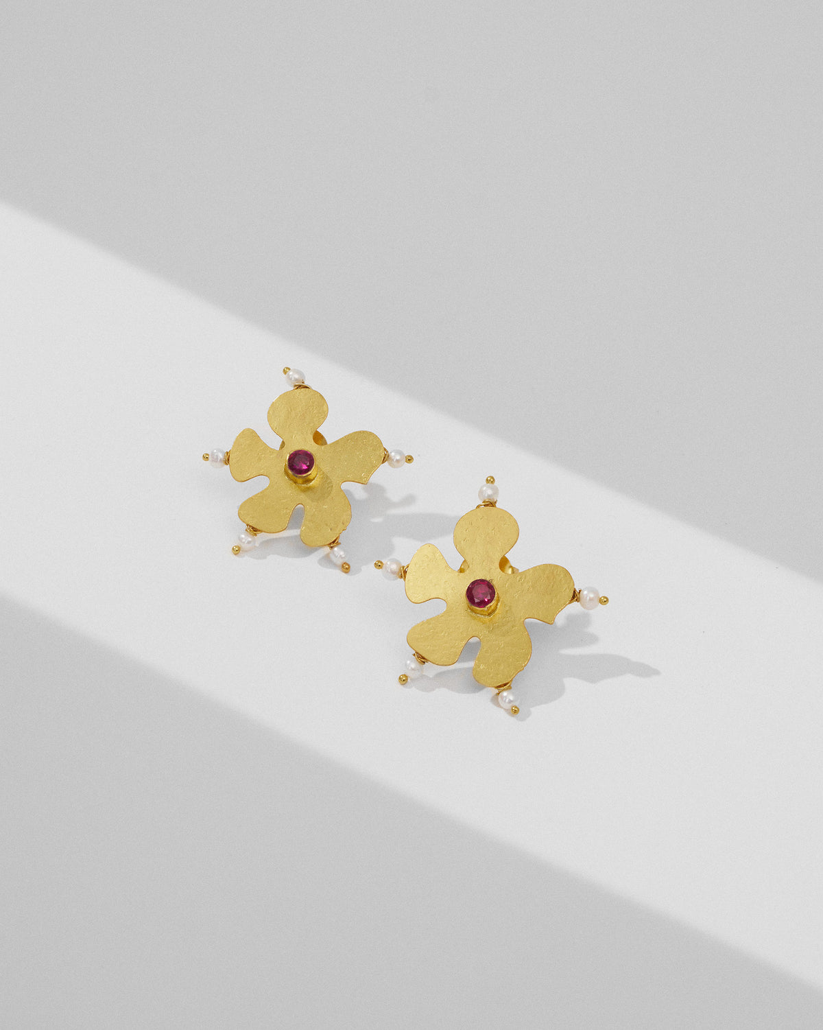 Wandering Phool Studs - Gold