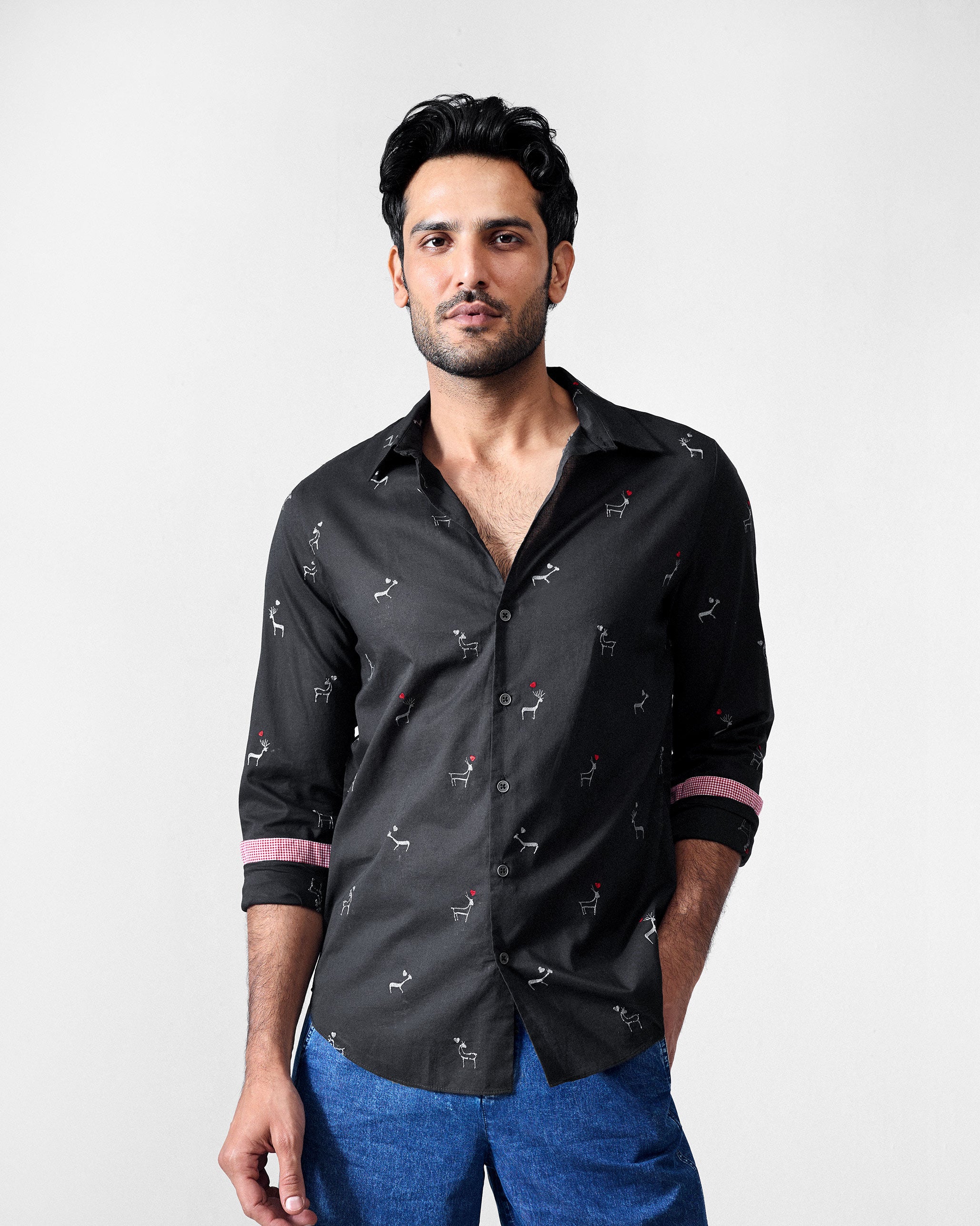 Hakuna Shirt - Black Embroidered