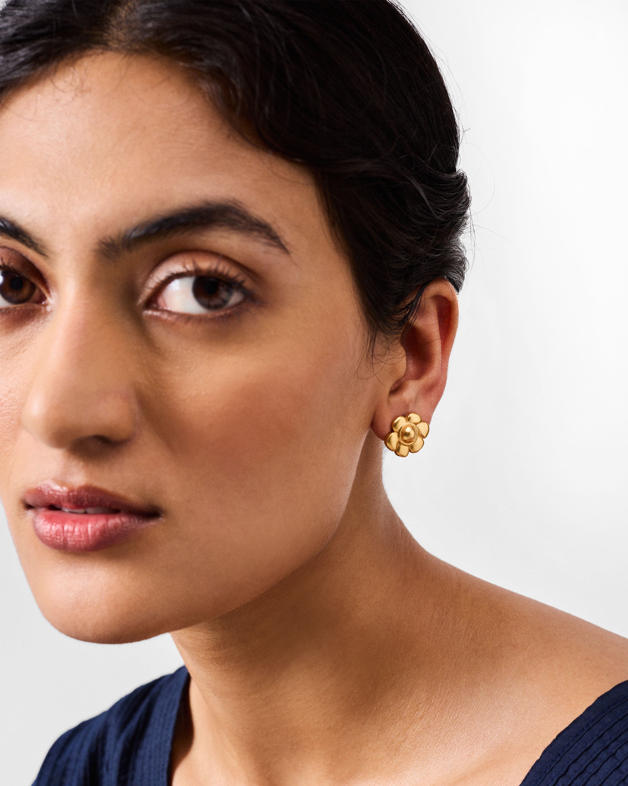 Daylily Studs - Gold