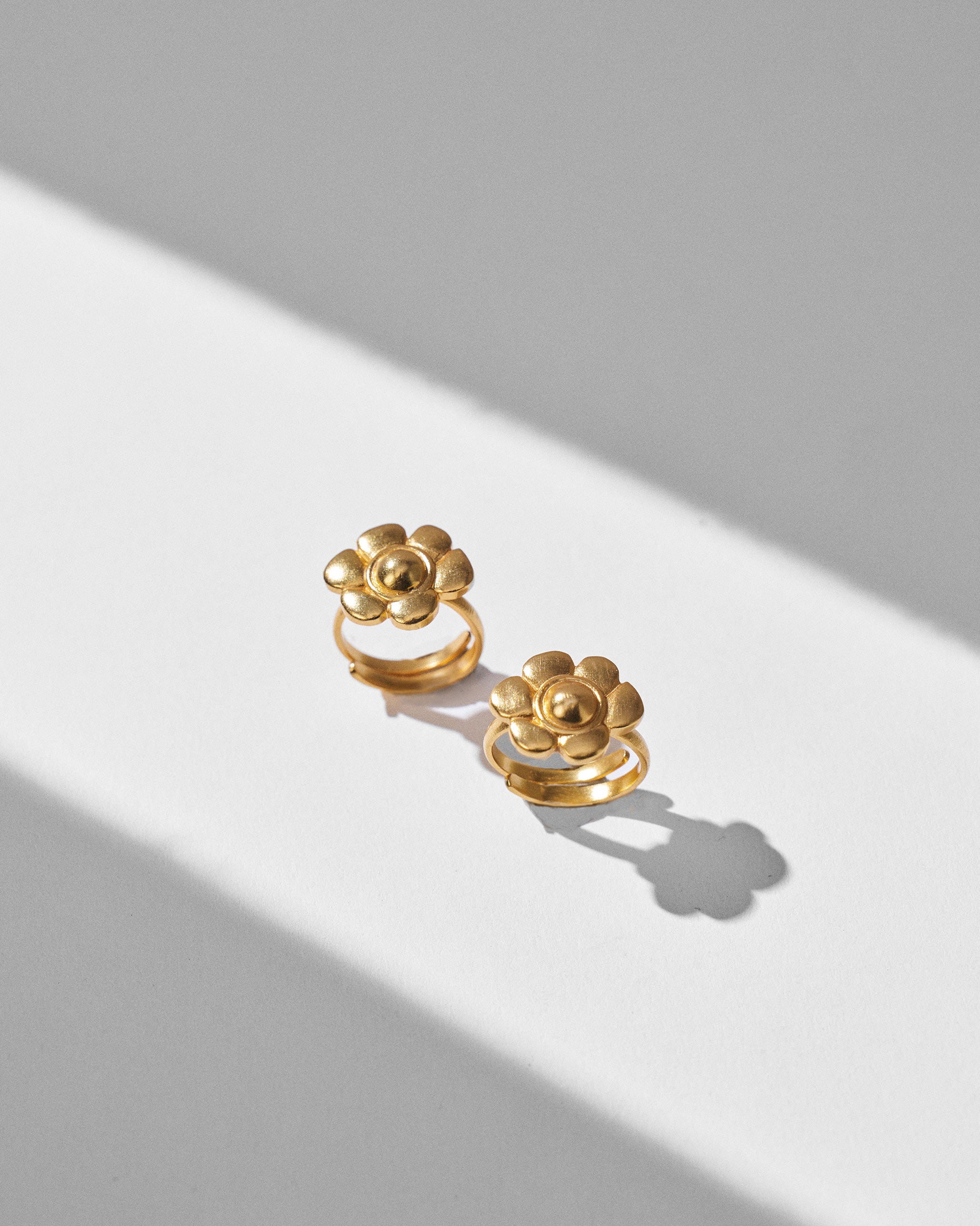 Daylily Toe Rings - Gold