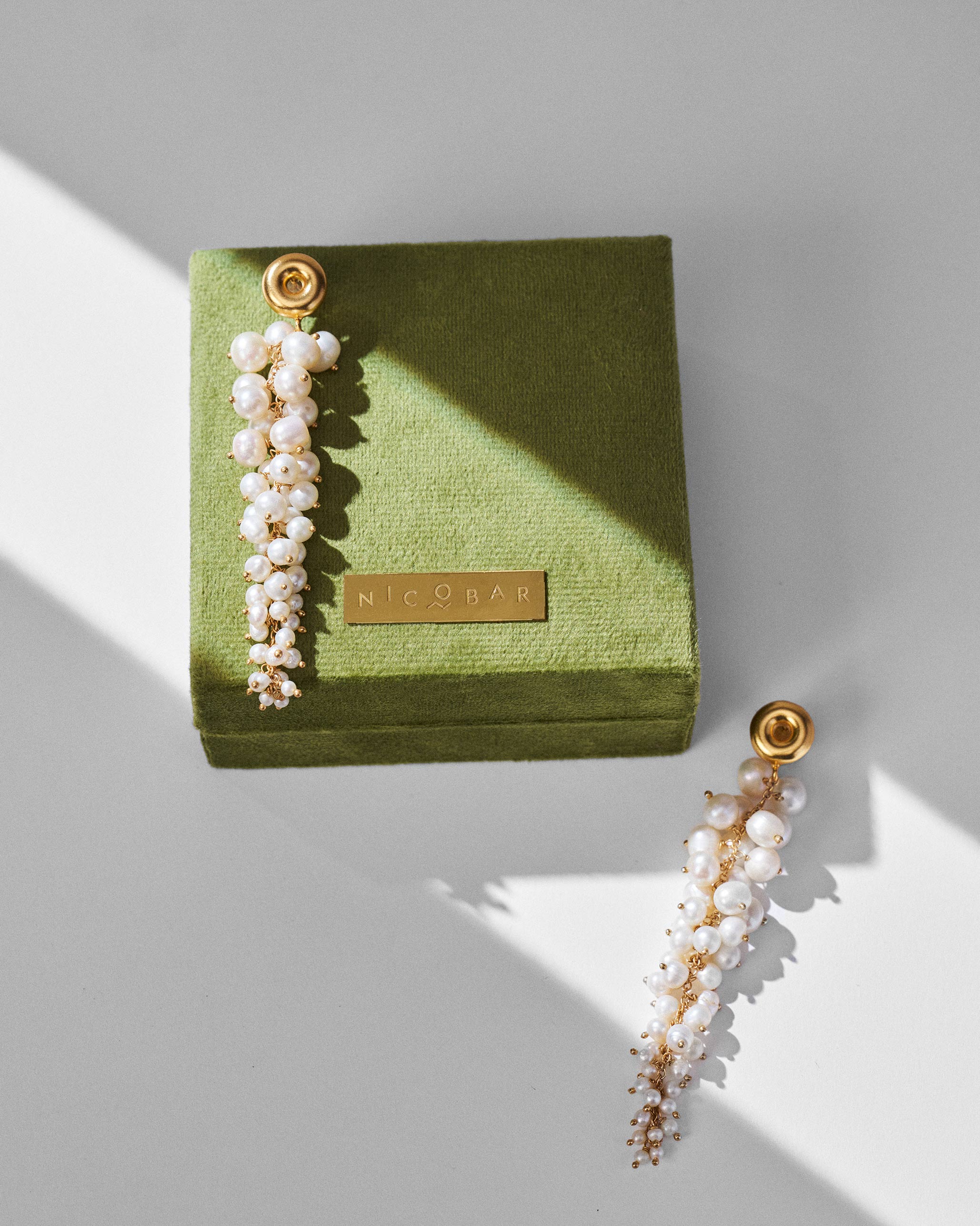 Mogra Shoulder Duster - Gold