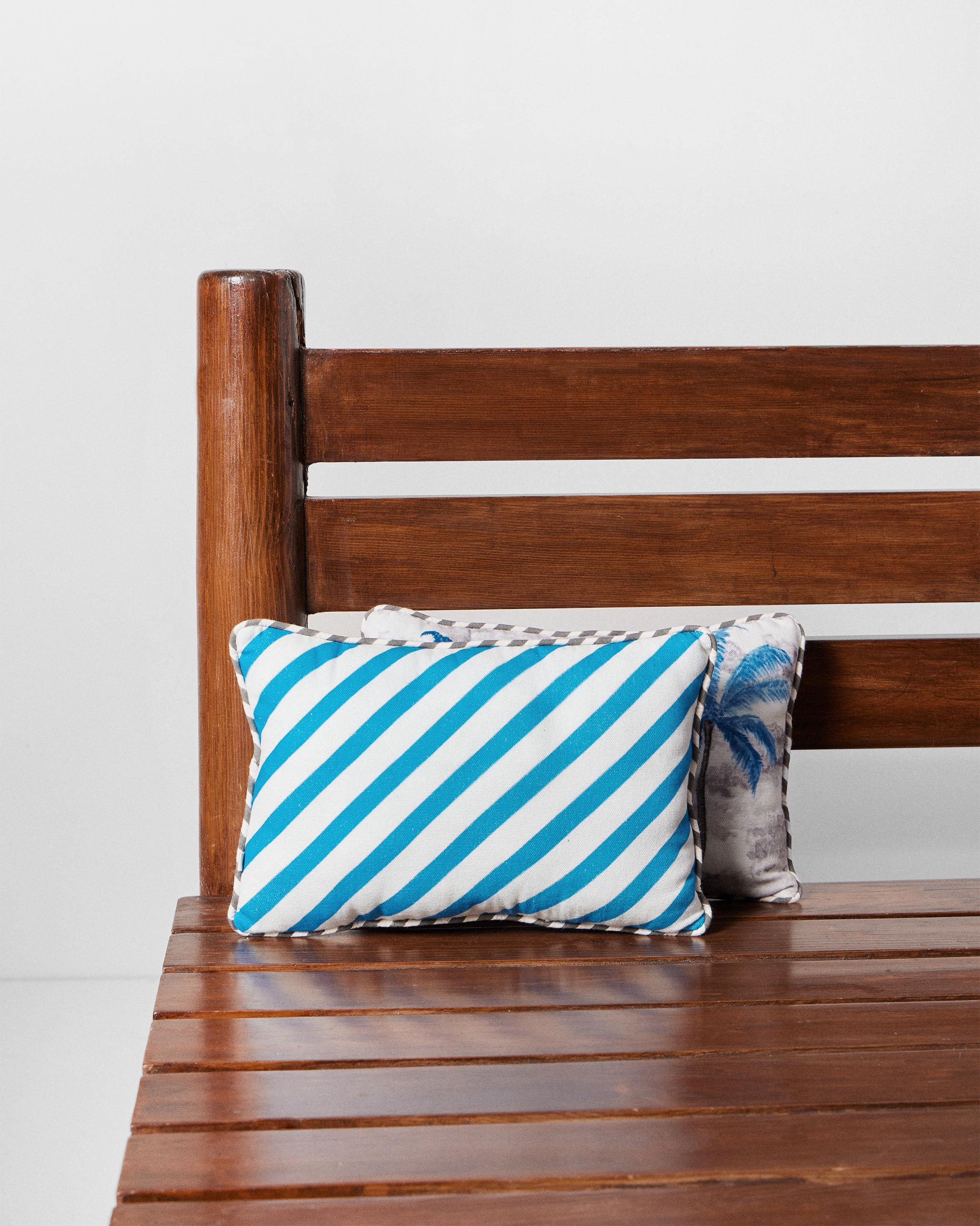 Sindhu Car Cushion- Blue