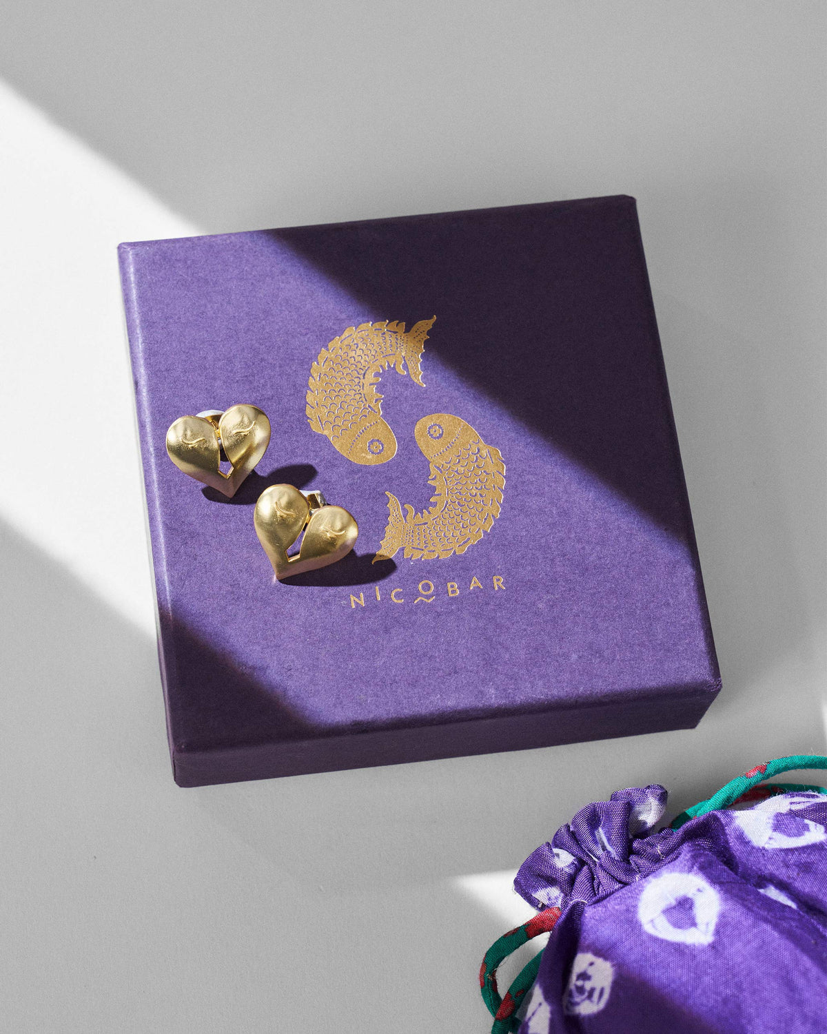 Dil Studs - Gold