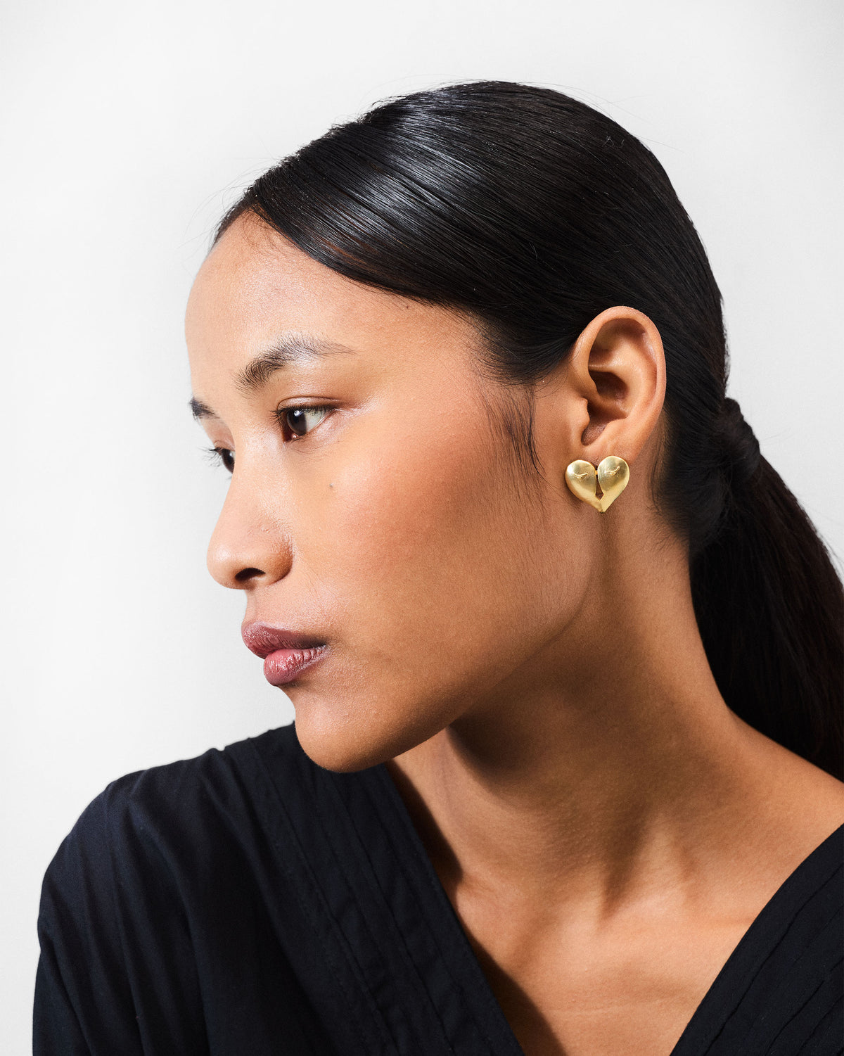Dil Studs - Gold