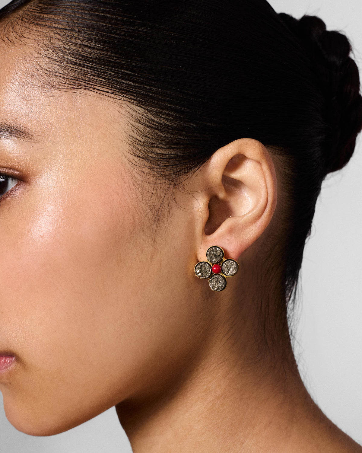 Sindhu Studs - Gold