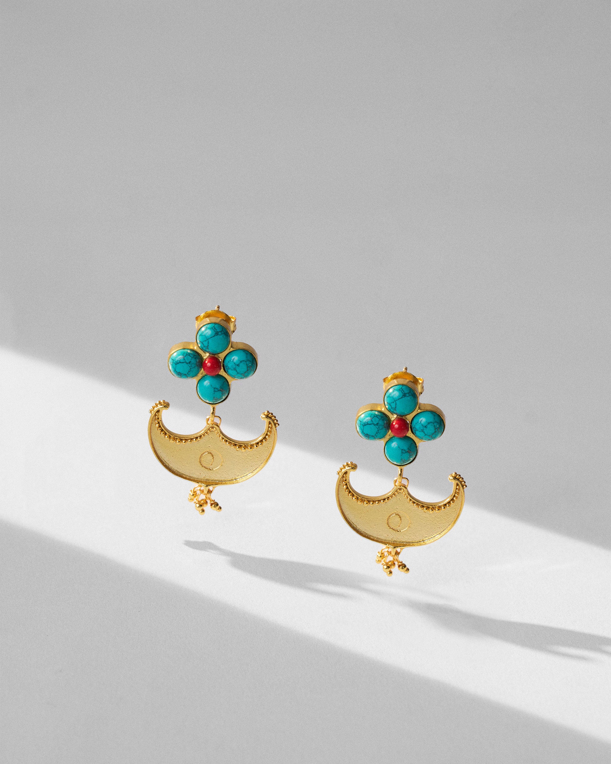 Naav Earrings - Gold