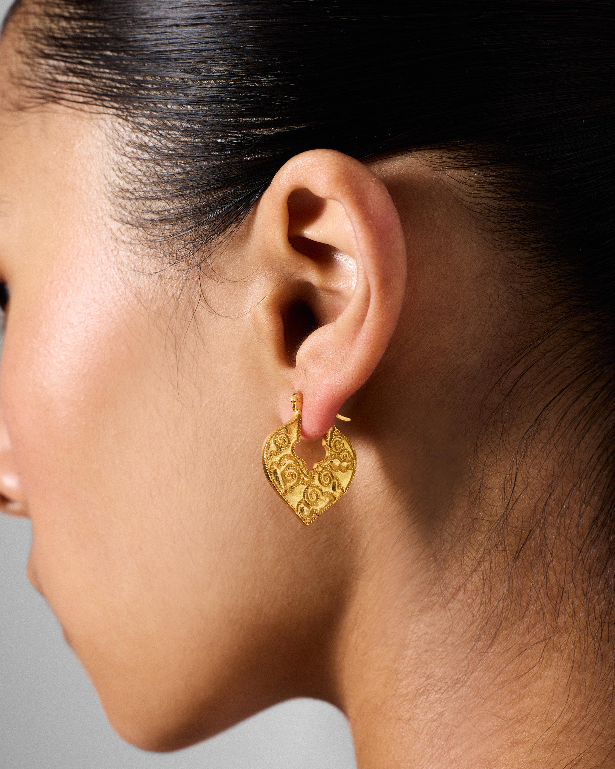 Badal Dil Earrings - Gold