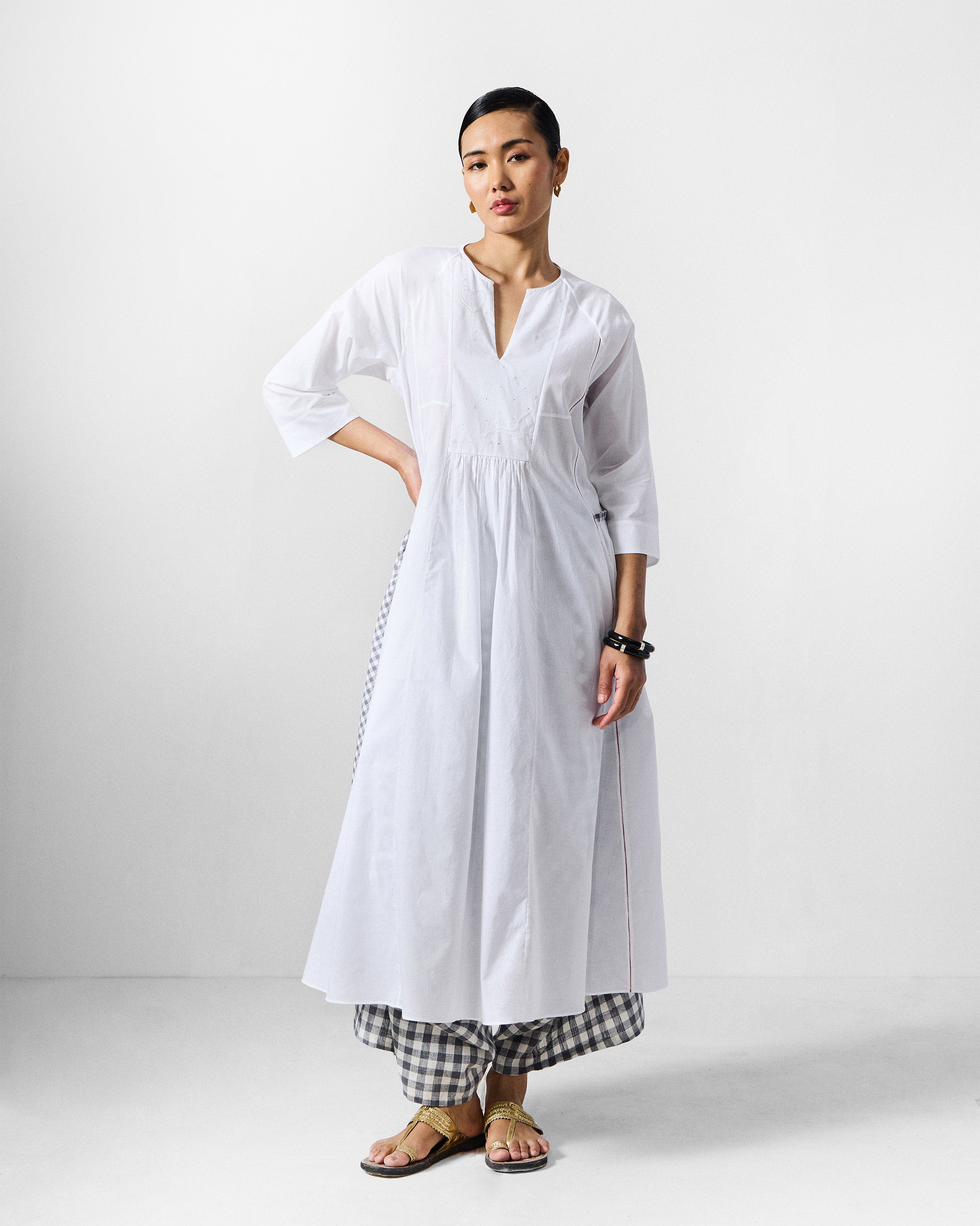 Torsa Kurta - White Embroidered