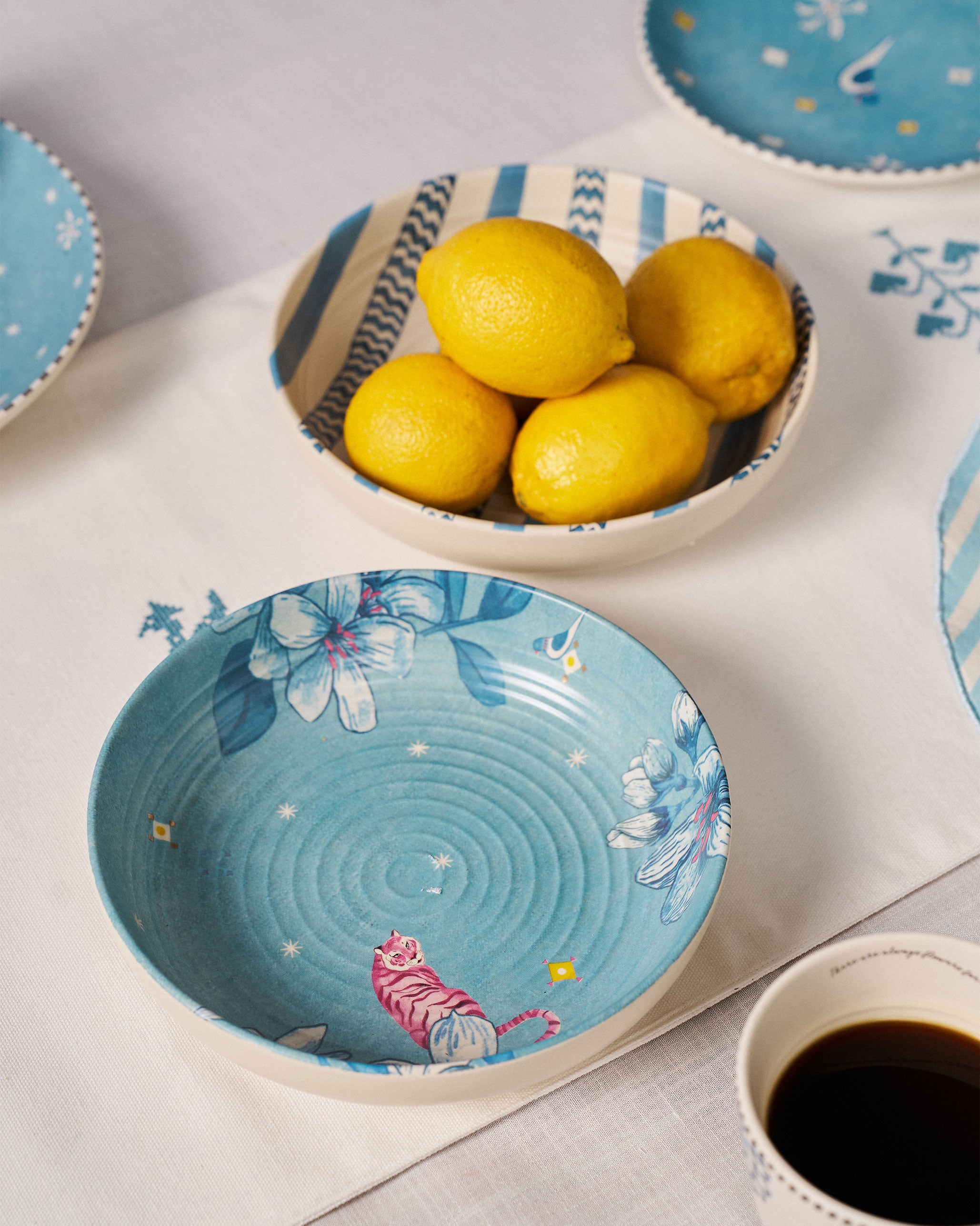 River Tiger Shallow Bowl - Set of 2