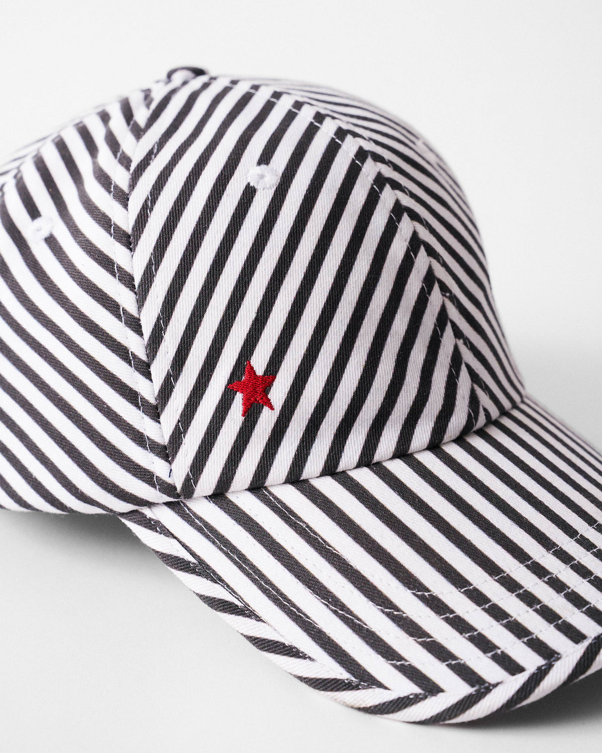 Traveller's Cap - Charcoal & Ivory