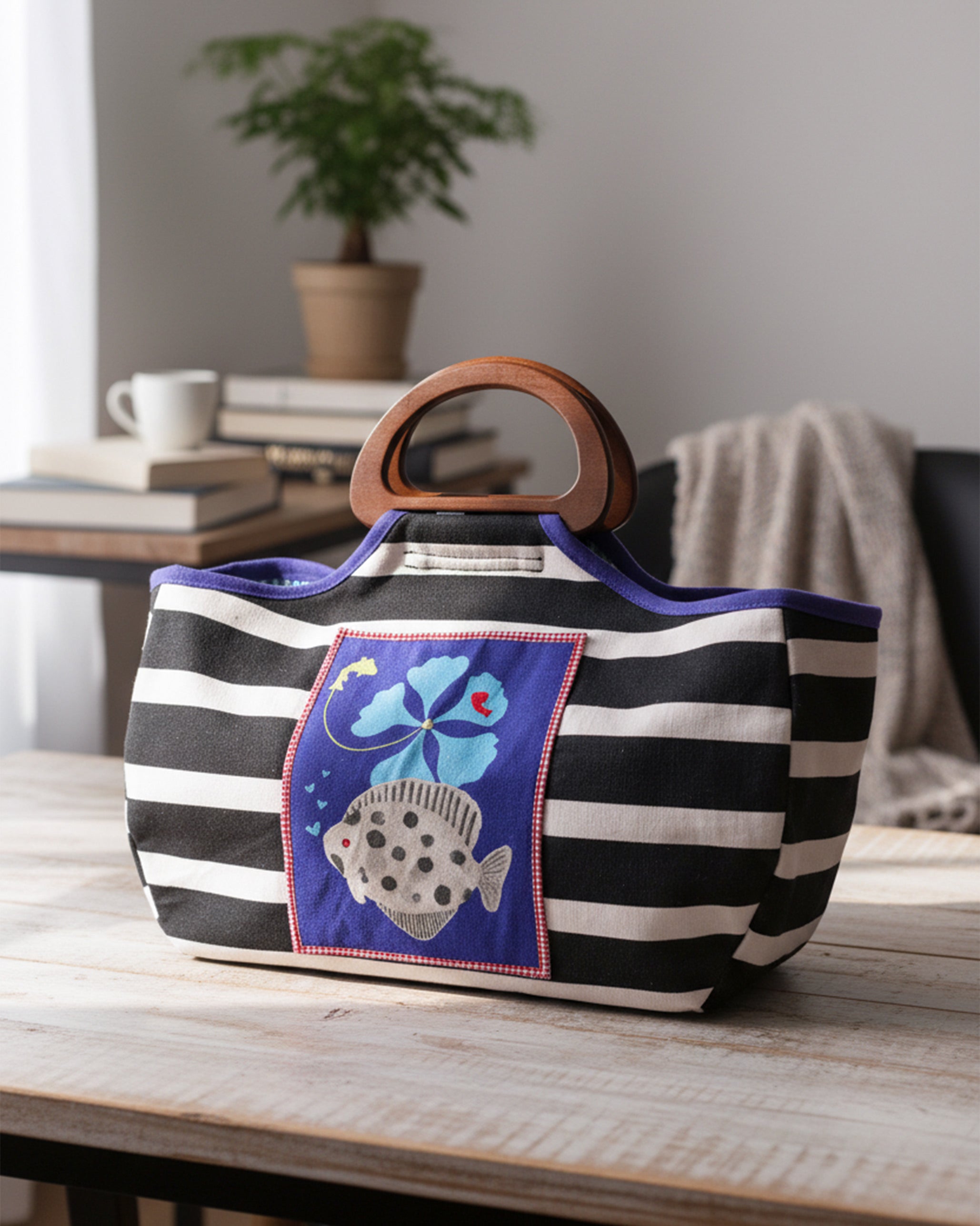 Fish Bowl Tote - Charcoal & Ivory