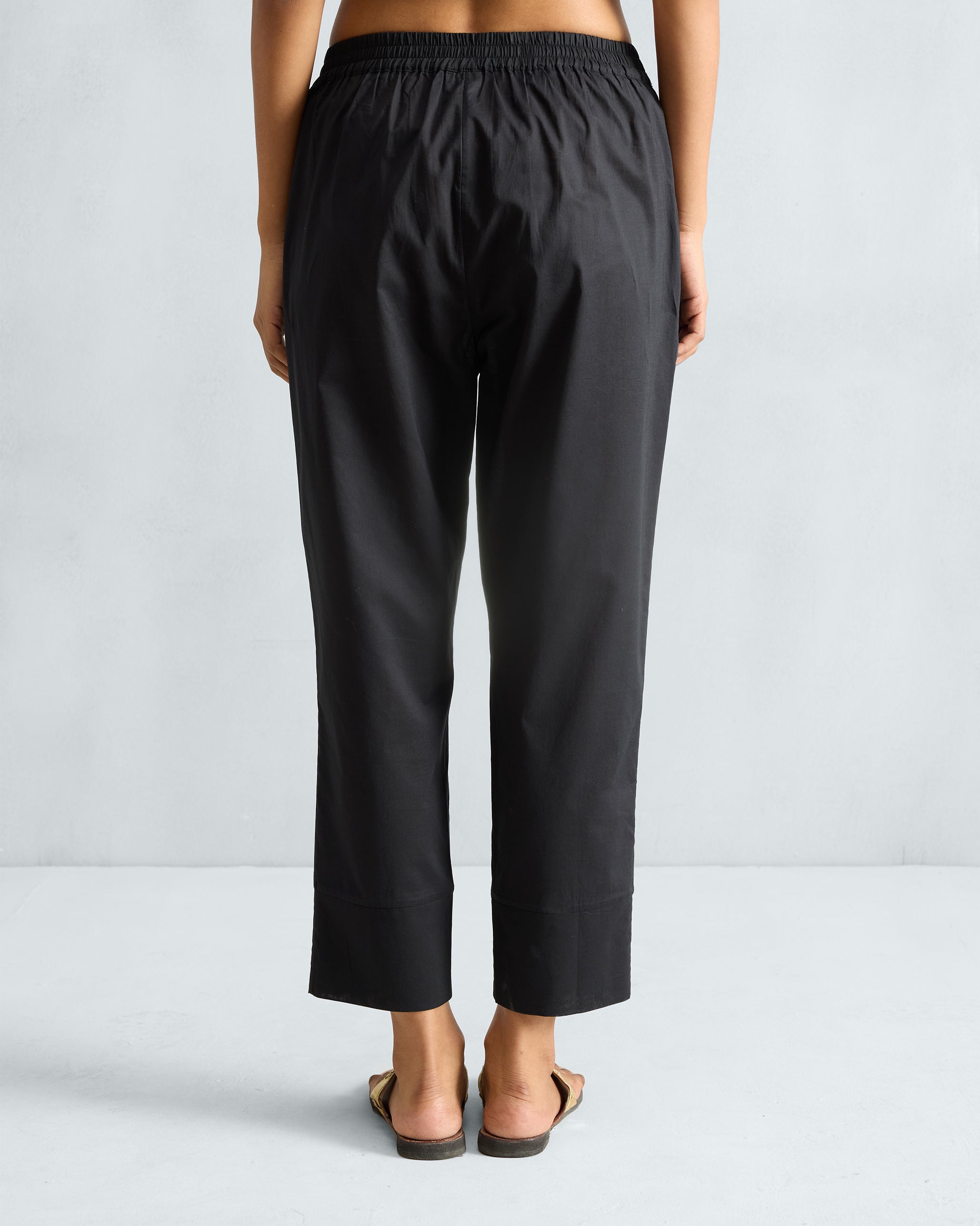 Narrow Pants - Black